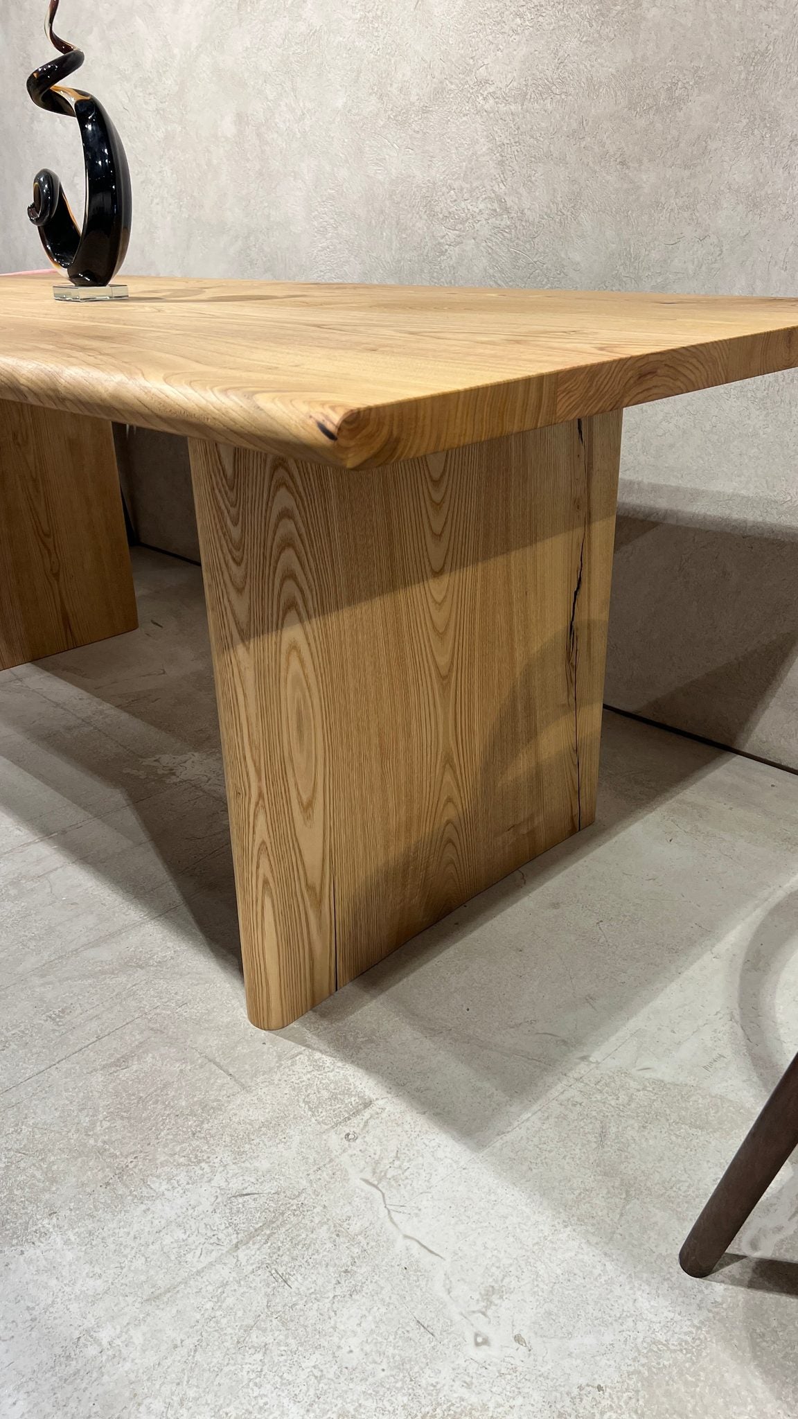 Minimal Solid Dining Table by Gizz - product image 6 for Resin Society