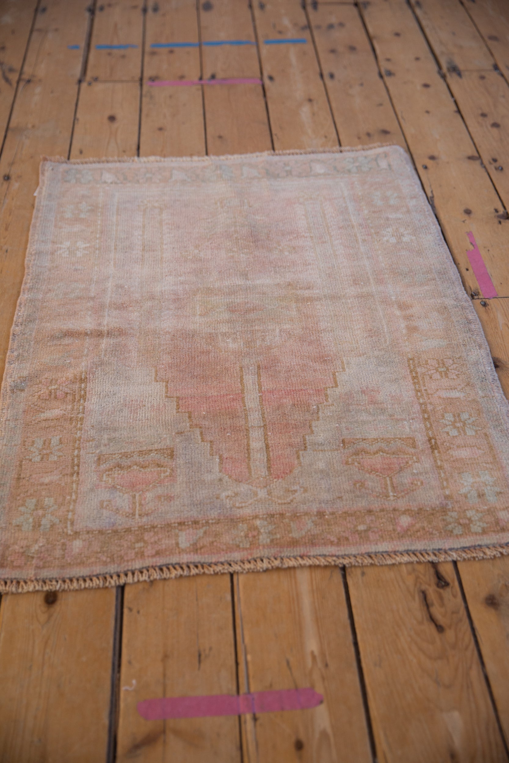 2.5x3.5 Vintage Distressed Oushak Rug
