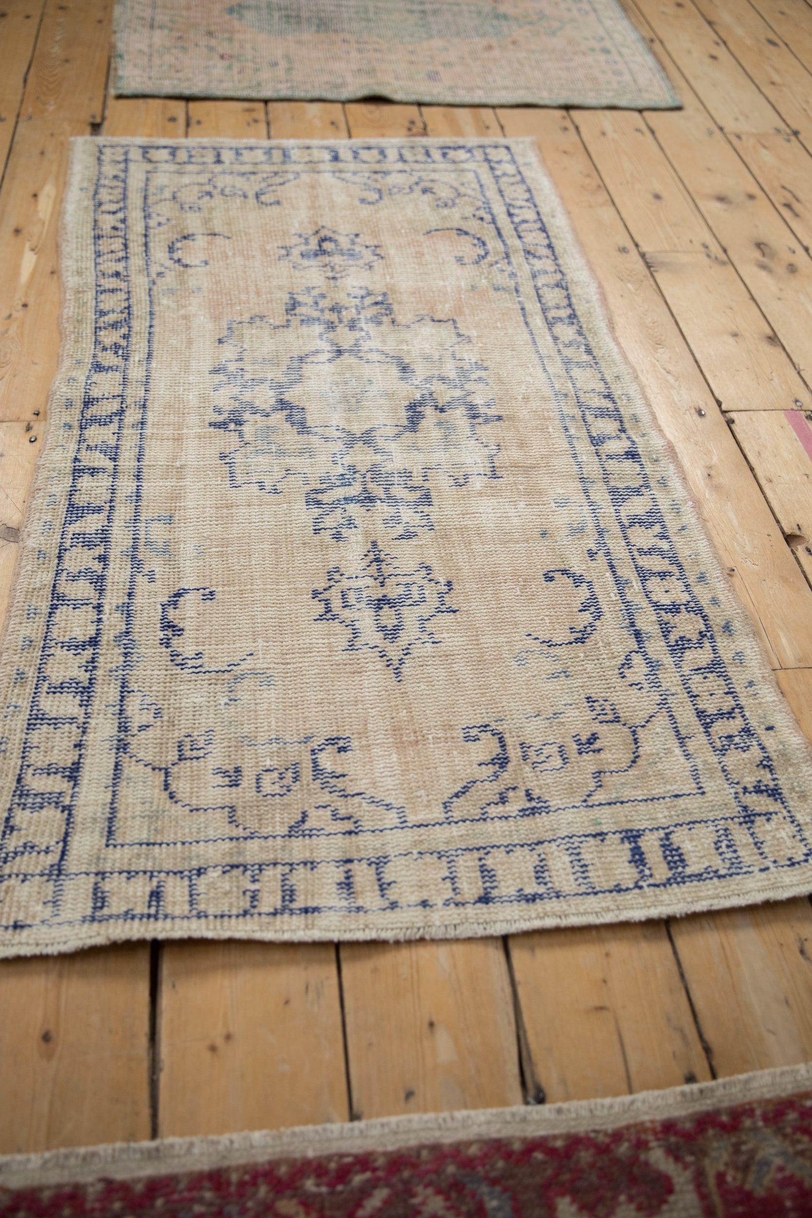 2.5x4.5 Vintage Distressed Oushak Rug