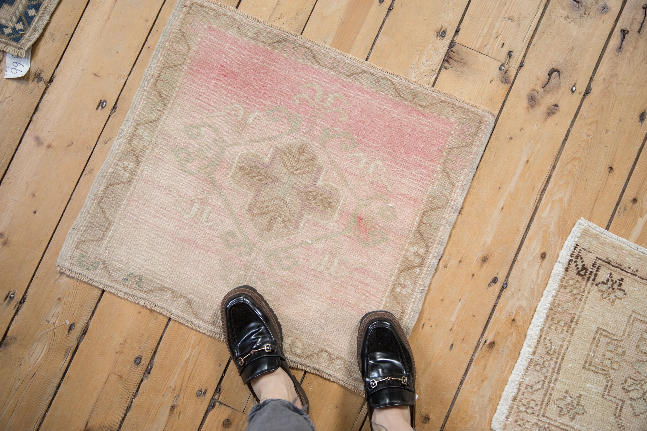 2x2.5 Vintage Distressed Oushak Square Rug Mat