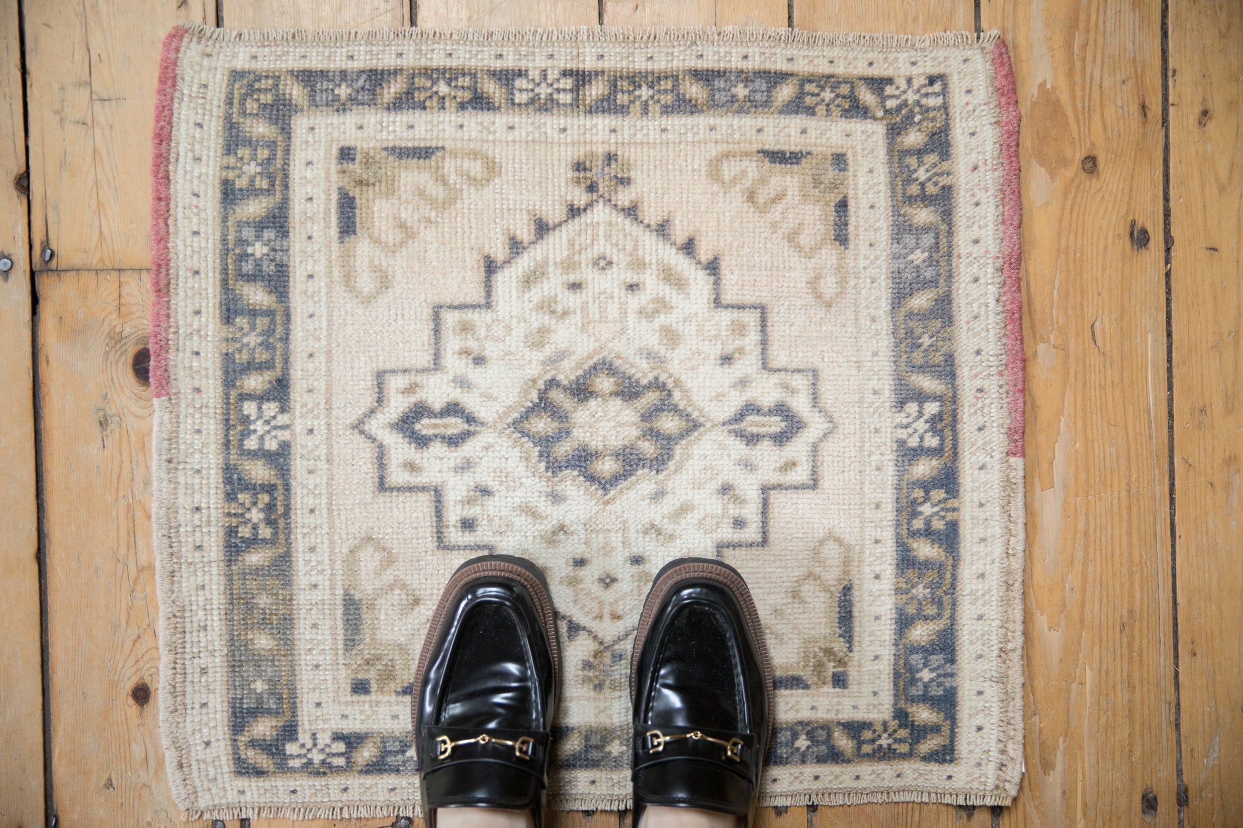 2x2 Vintage Distressed Oushak Square Rug Mat