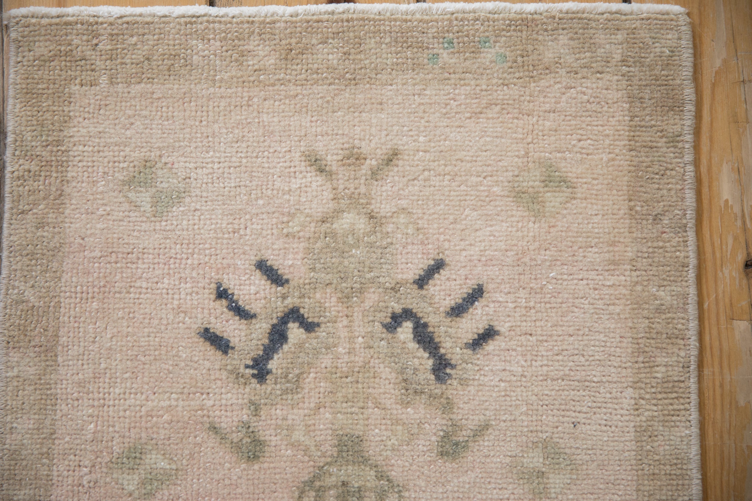 1.5x1.5 Vintage Distressed Oushak Square Rug Mat