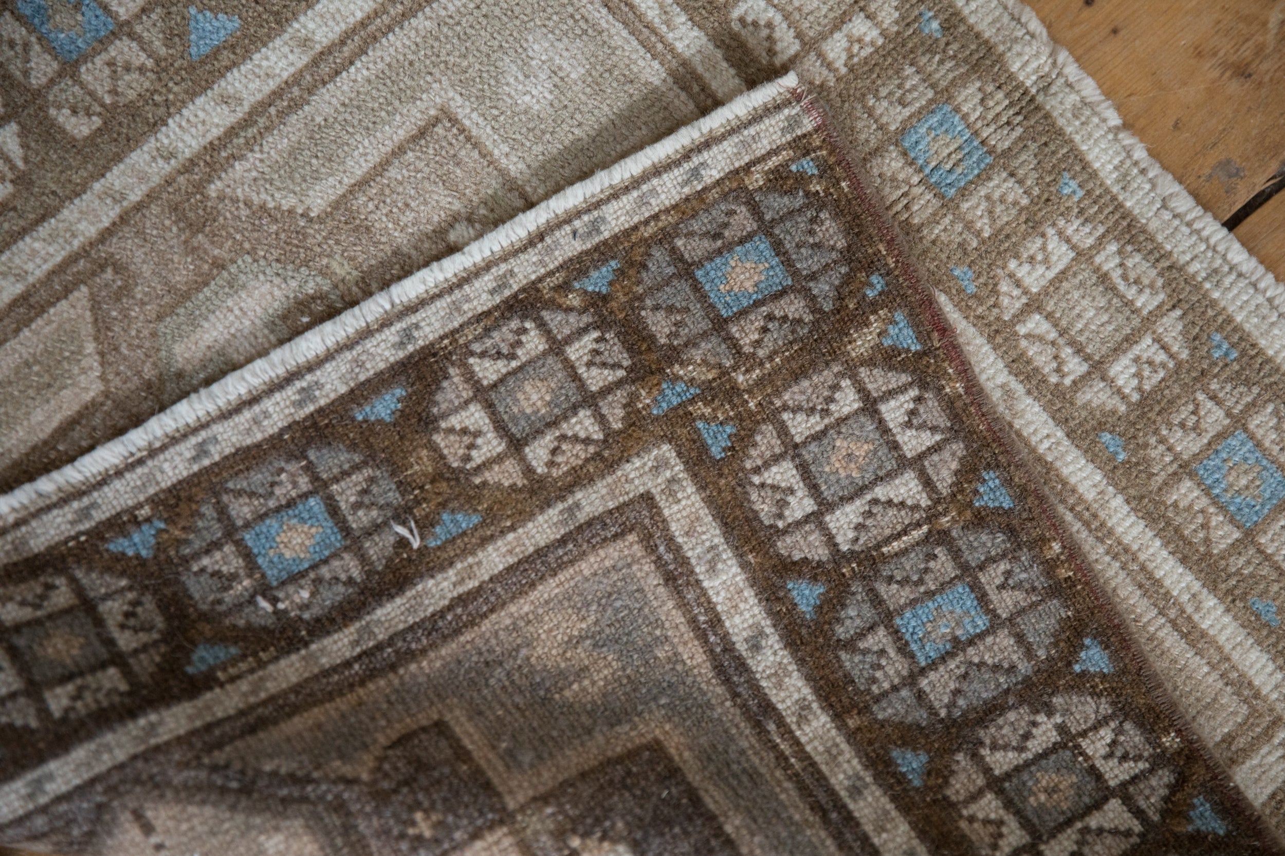 2x2.5 Vintage Distressed Oushak Square Rug Mat