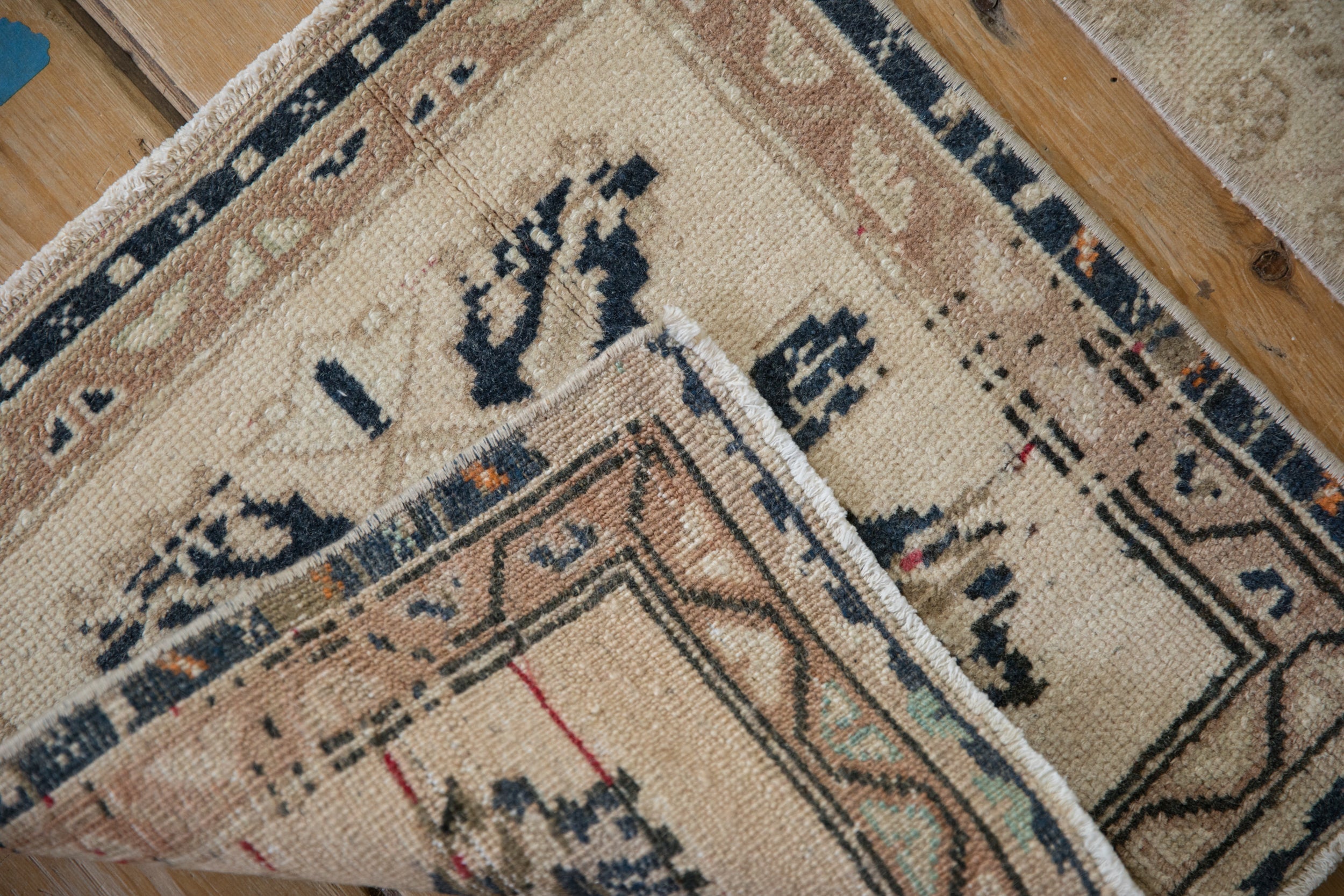 1.5x1.5 Vintage Distressed Oushak Square Rug Mat