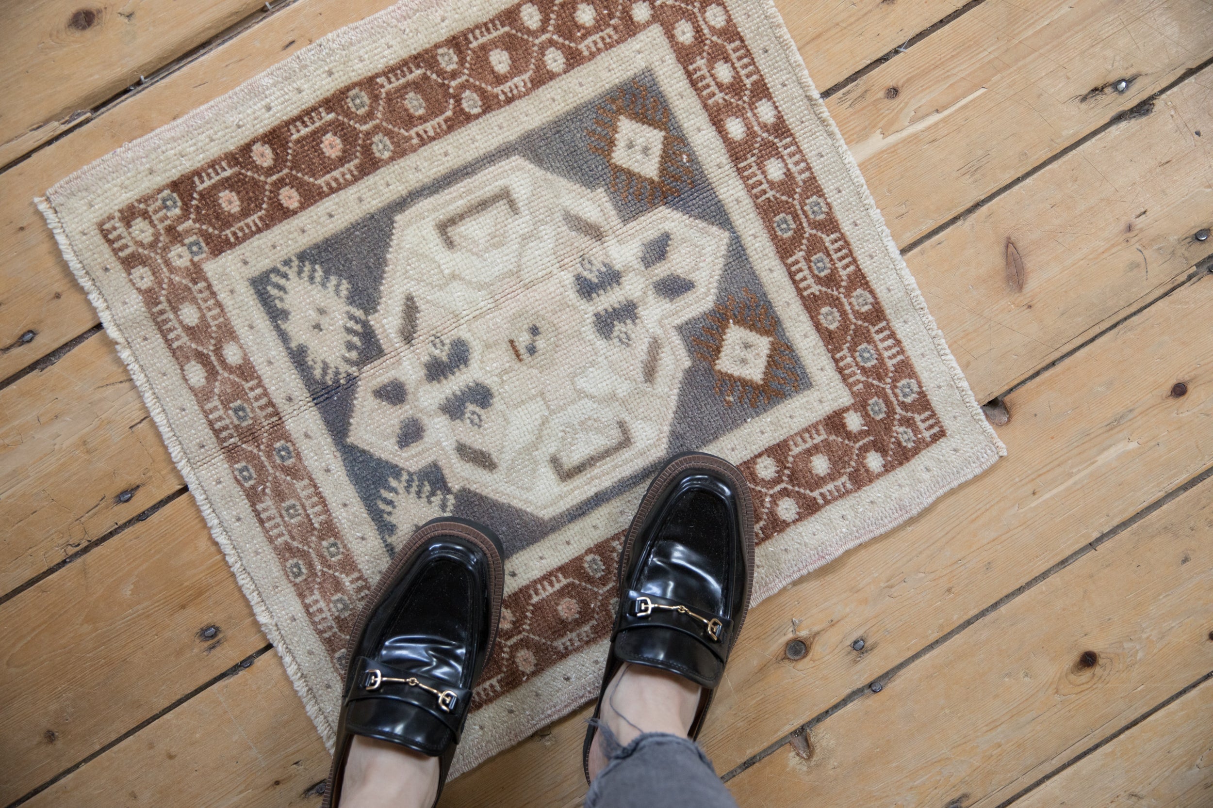 2x2 Vintage Distressed Oushak Square Rug Mat