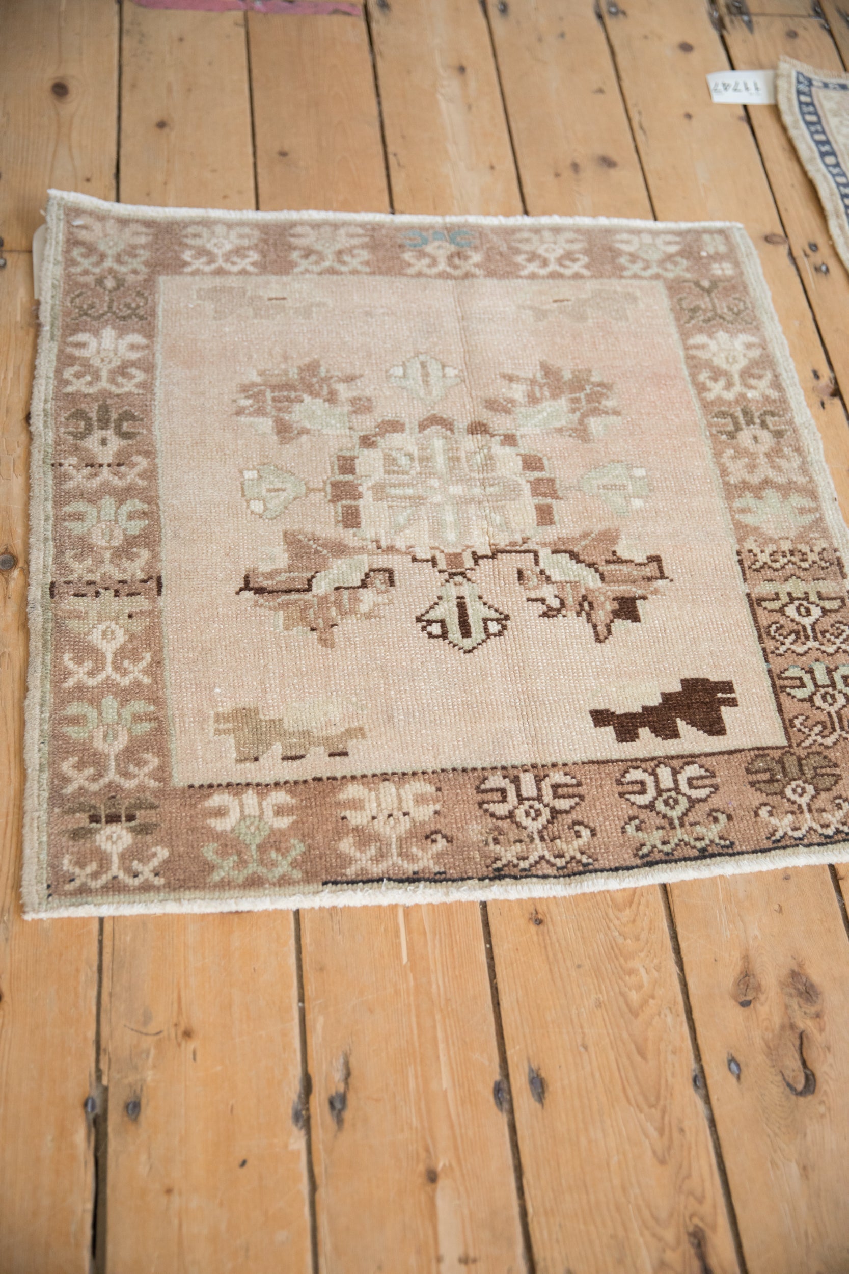 2.5x2.5 Vintage Distressed Oushak Square Rug Mat