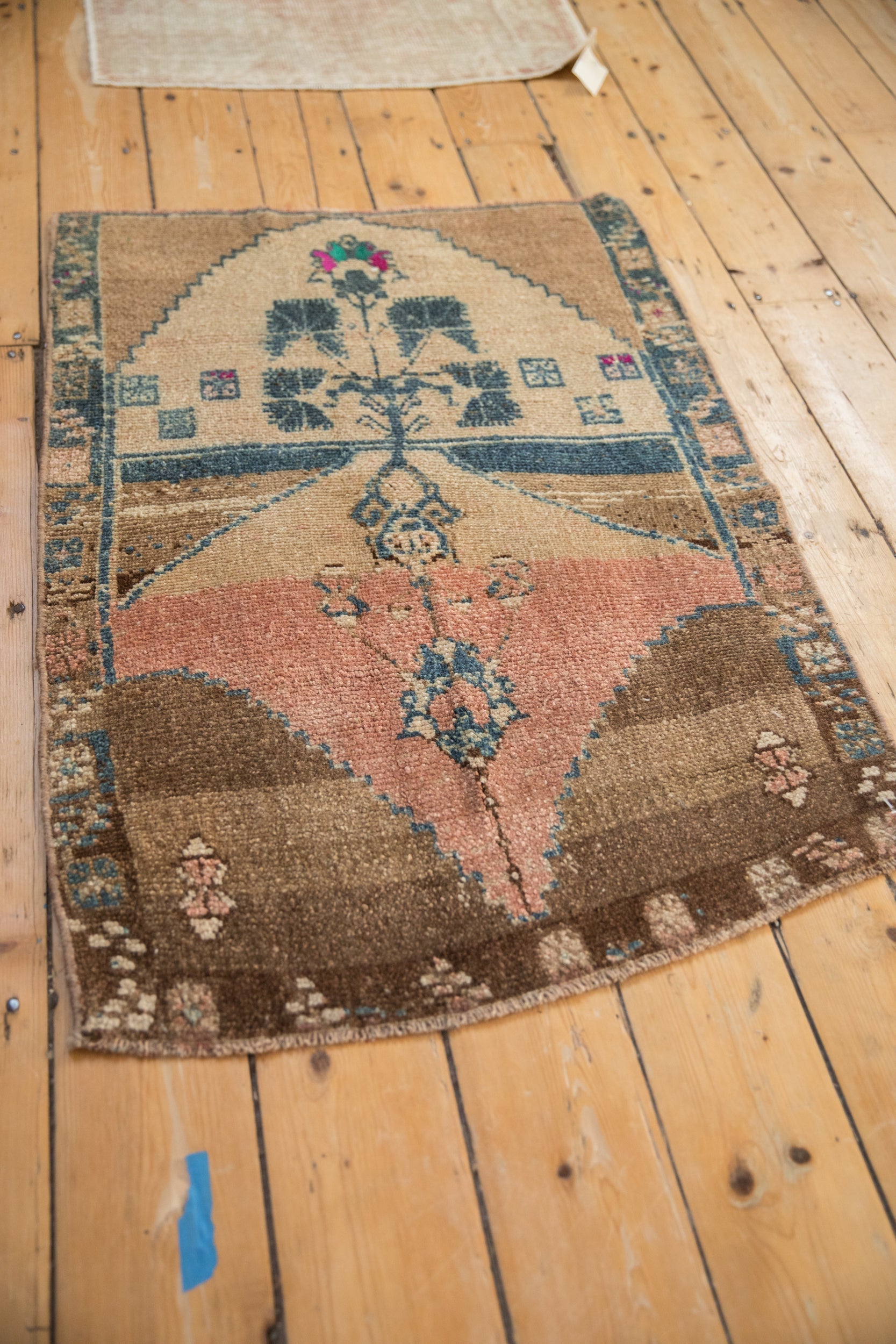 2.5x3.5 Vintage Distressed Kars Rug