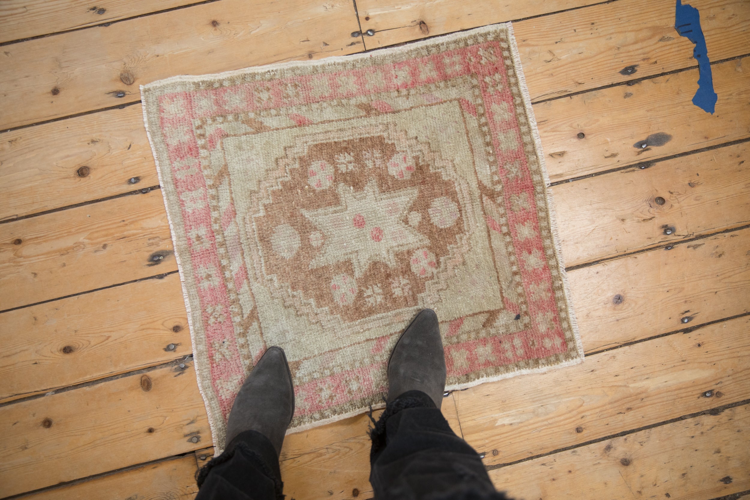 2x2 Vintage Distressed Oushak Square Rug Mat