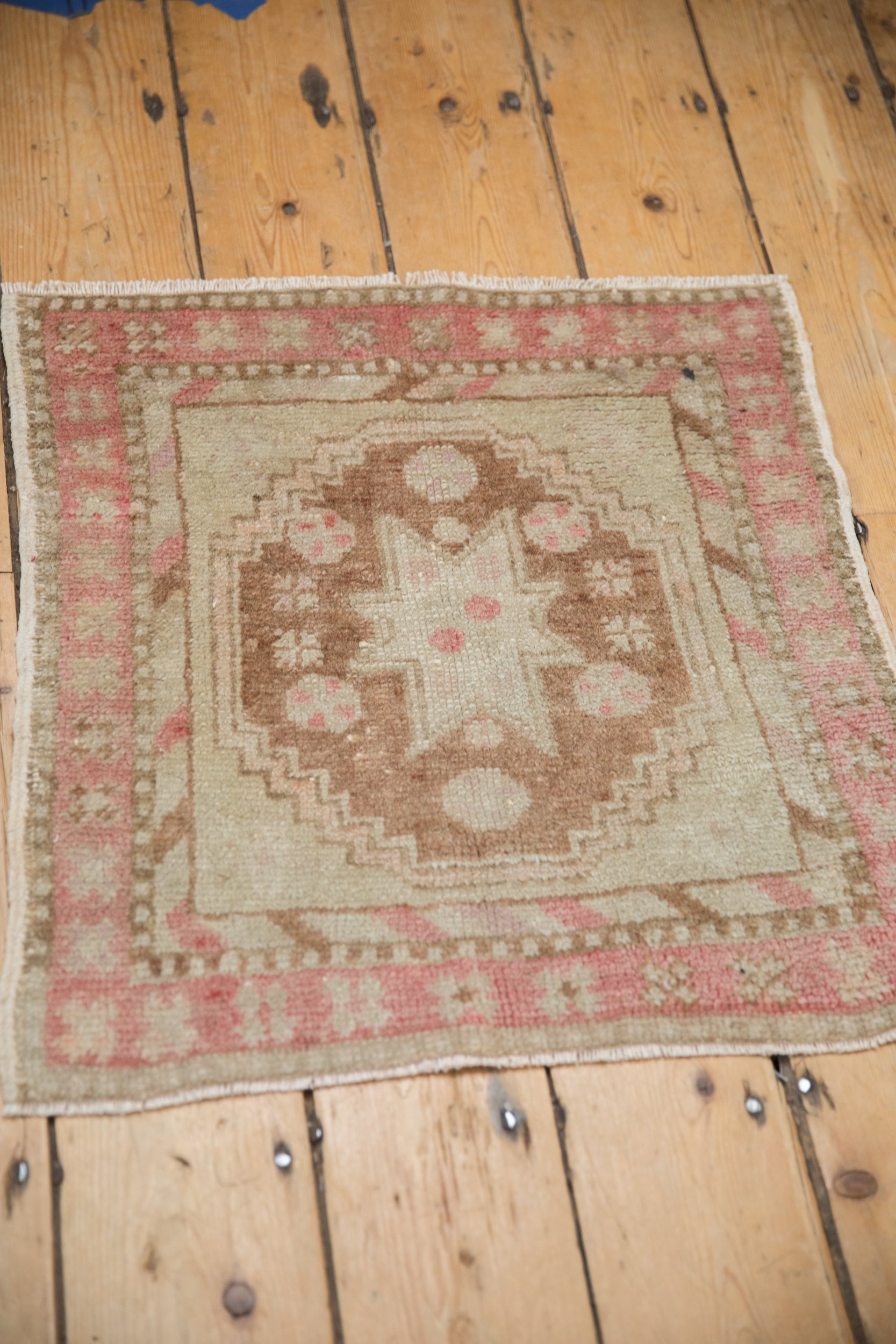 2x2 Vintage Distressed Oushak Square Rug Mat