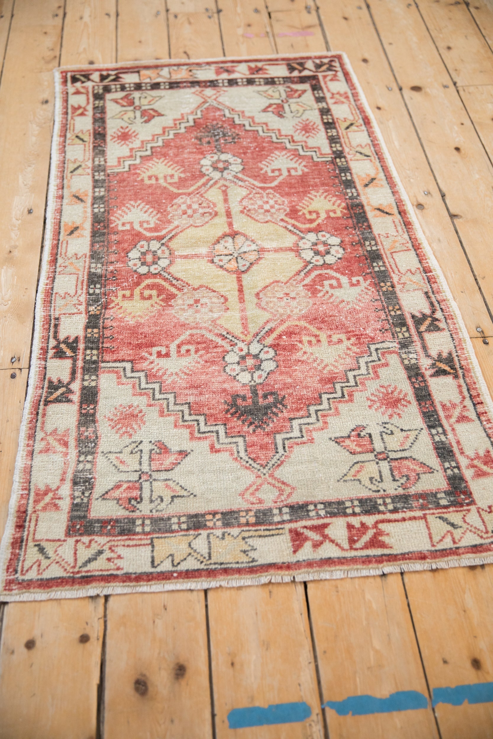 2.5x4.5 Vintage Distressed Oushak Rug
