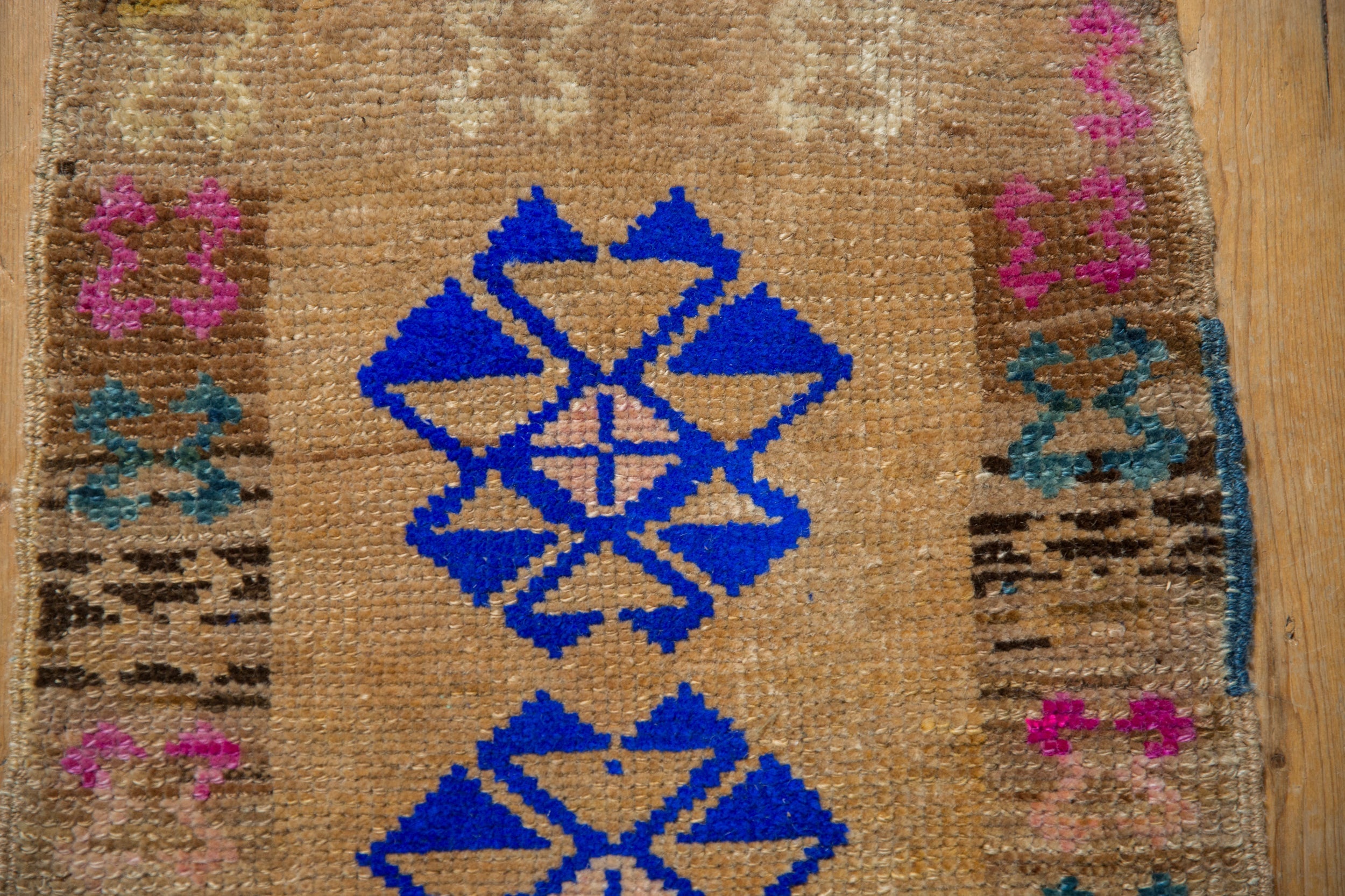 1.5x2.5 Vintage Distressed Kars Rug Mat
