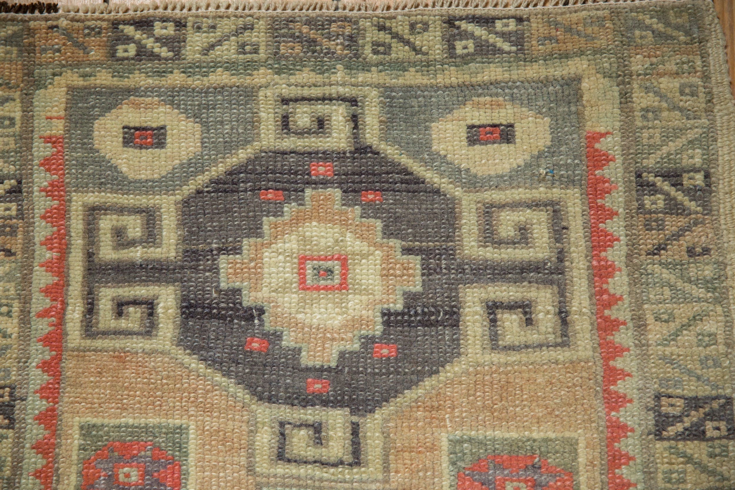 1.5x2.5 Vintage Distressed Kars Rug Mat