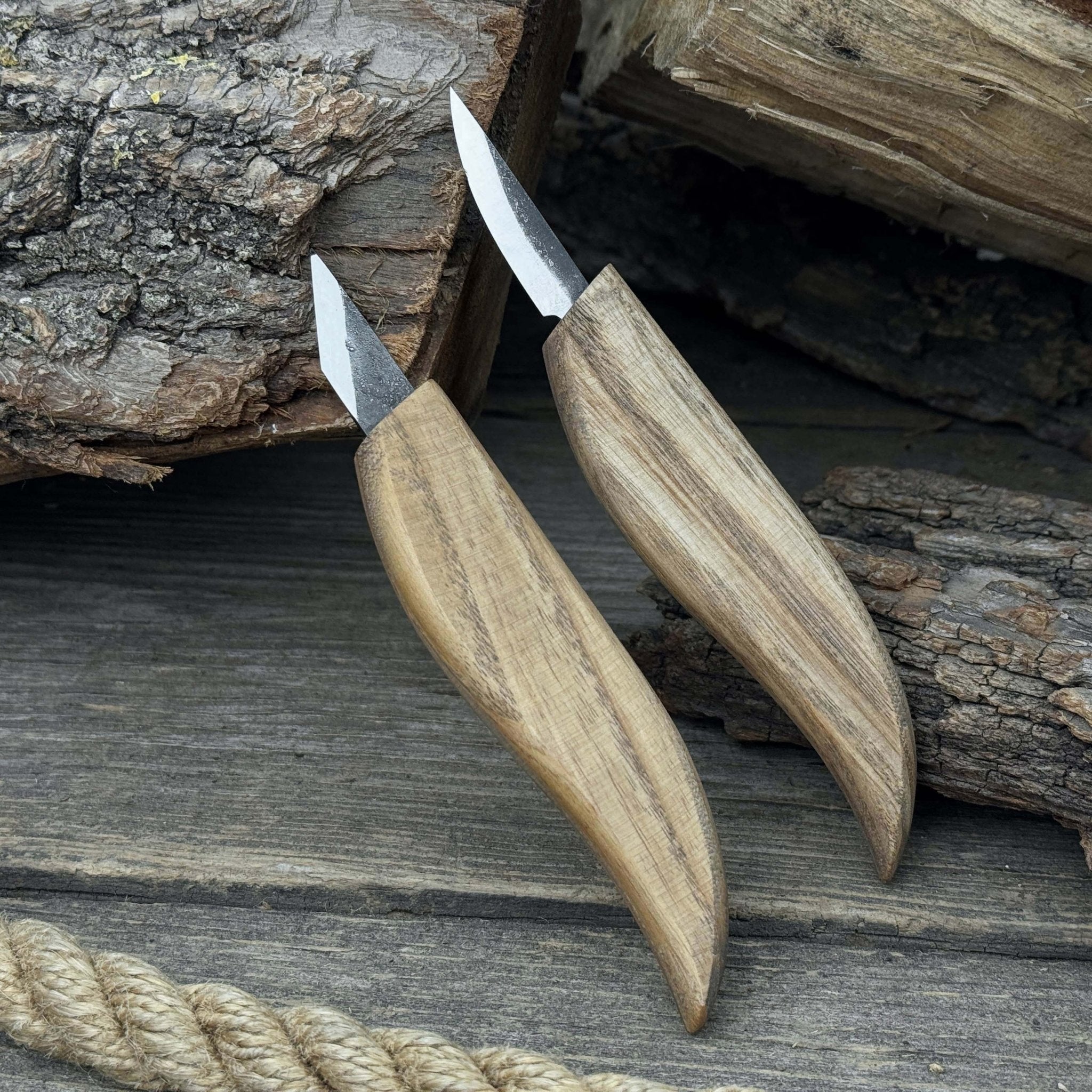 2-Piece Carving Knife Set with hand-forged blades and ash wood handles