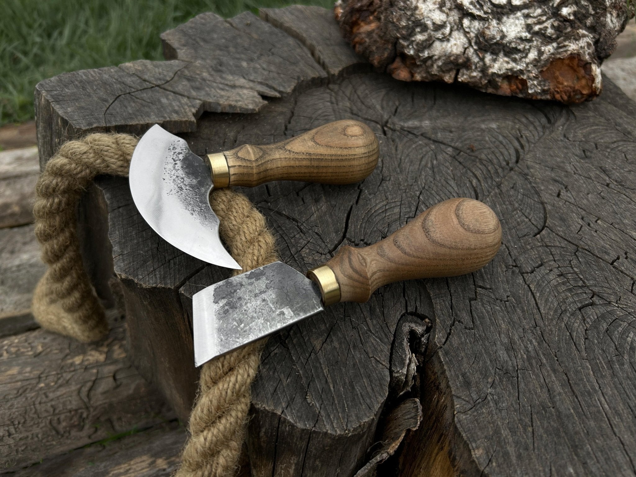 2-piece hand-forged rounded and angled leather knife set with ash wood handles