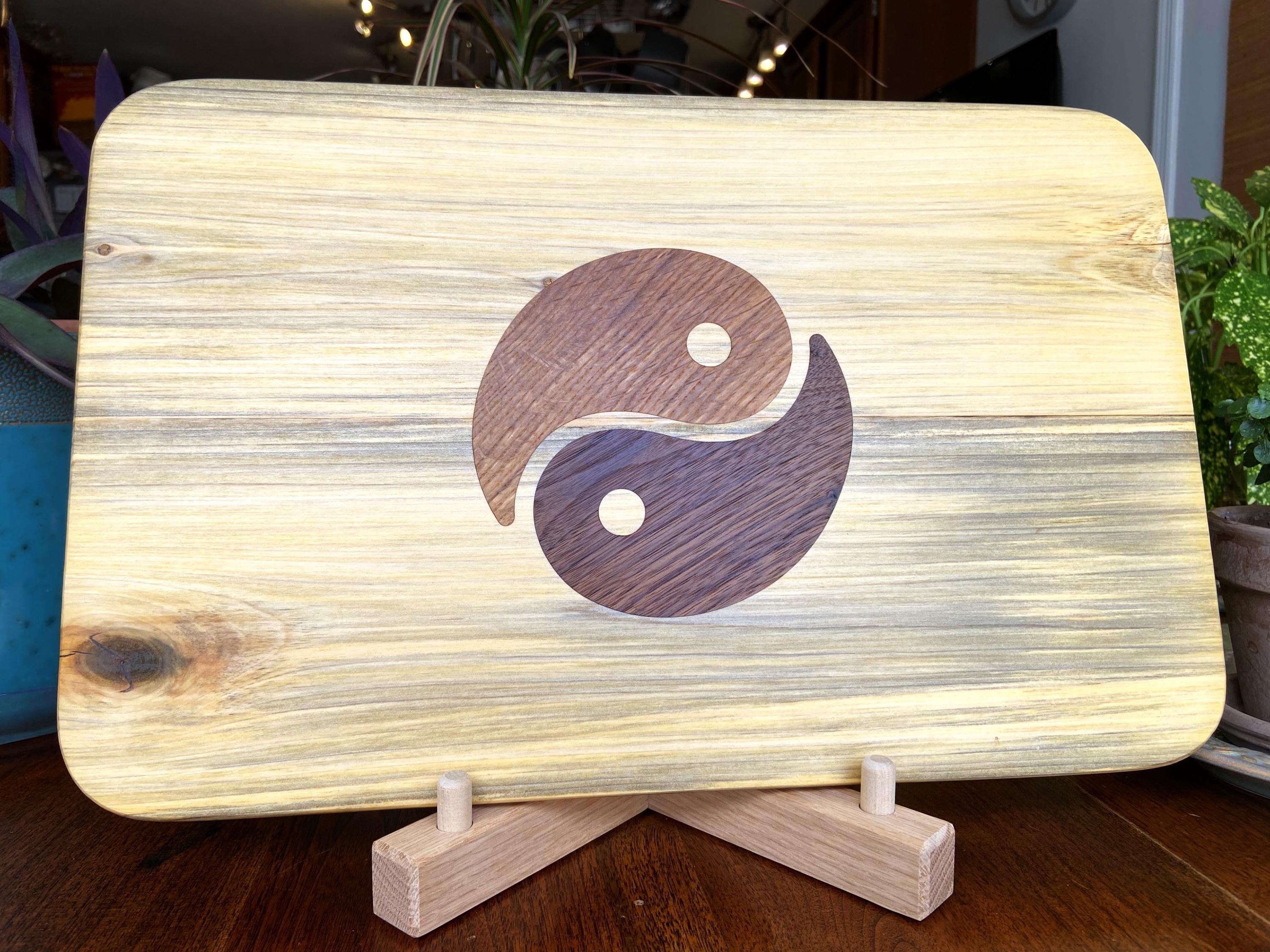Poplar charcuterie board with Yin Yang inlay made from white oak and Peruvian walnut