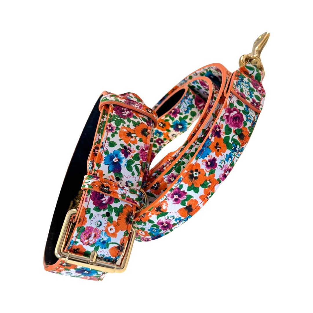 Poppy & Pansy Italian leather dog collar with matching leash featuring Classic Buckle on light background