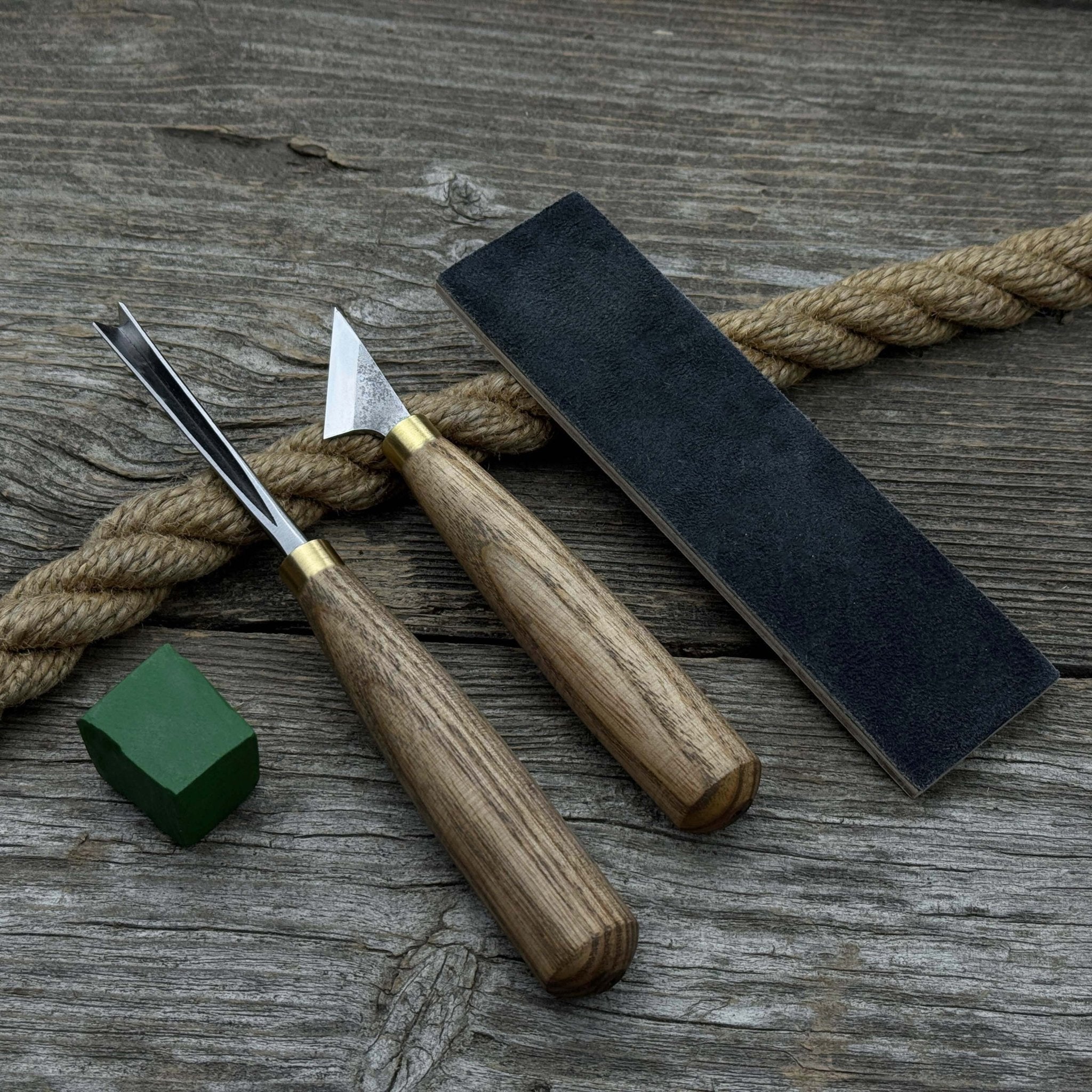 3-piece wood carving tool set with leather strop including chip carving knife and V-parting chisel
