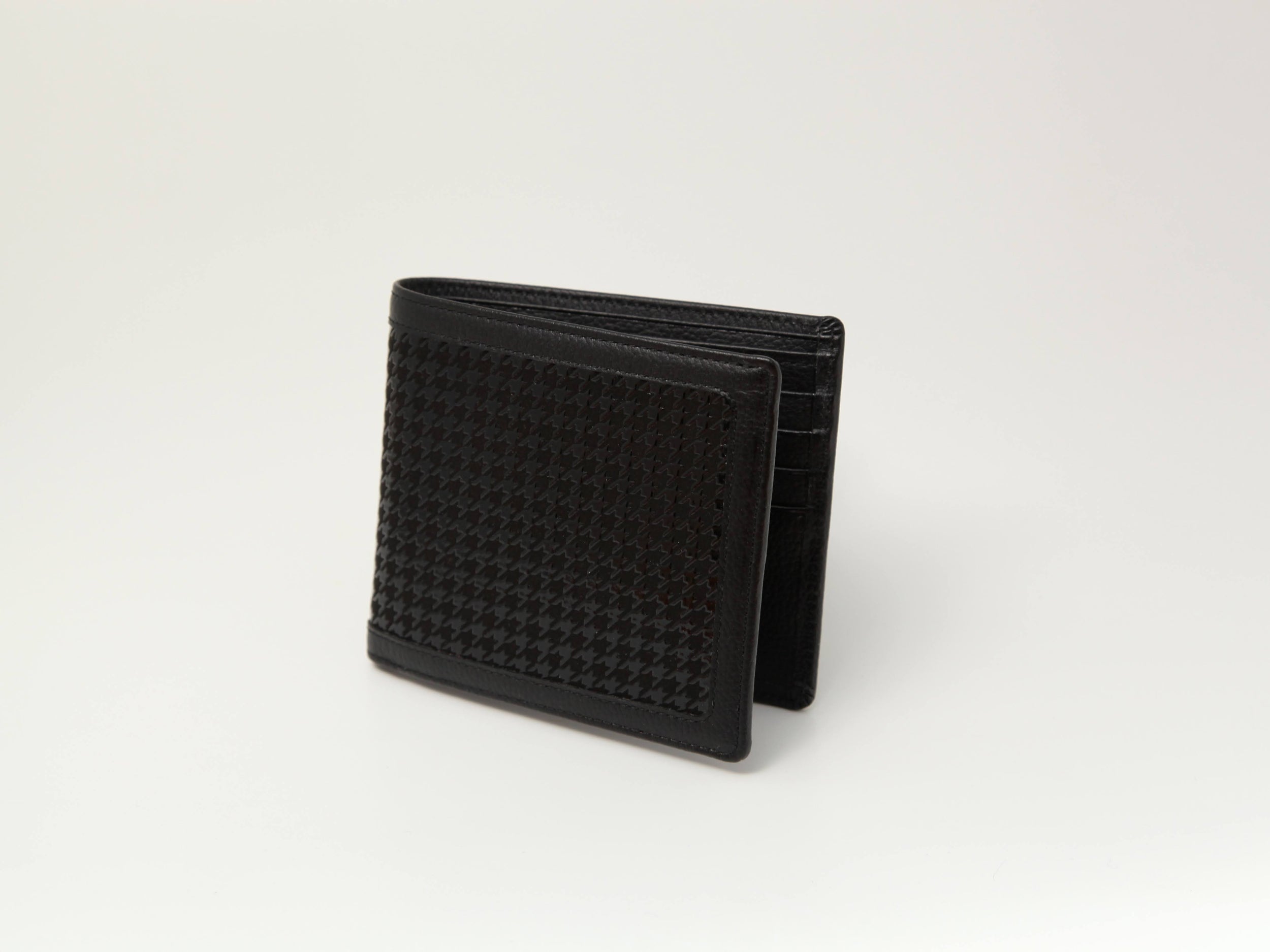 Folded Wallet H‑21 (HAYATO) in Black x Black and Brown x Black color variants