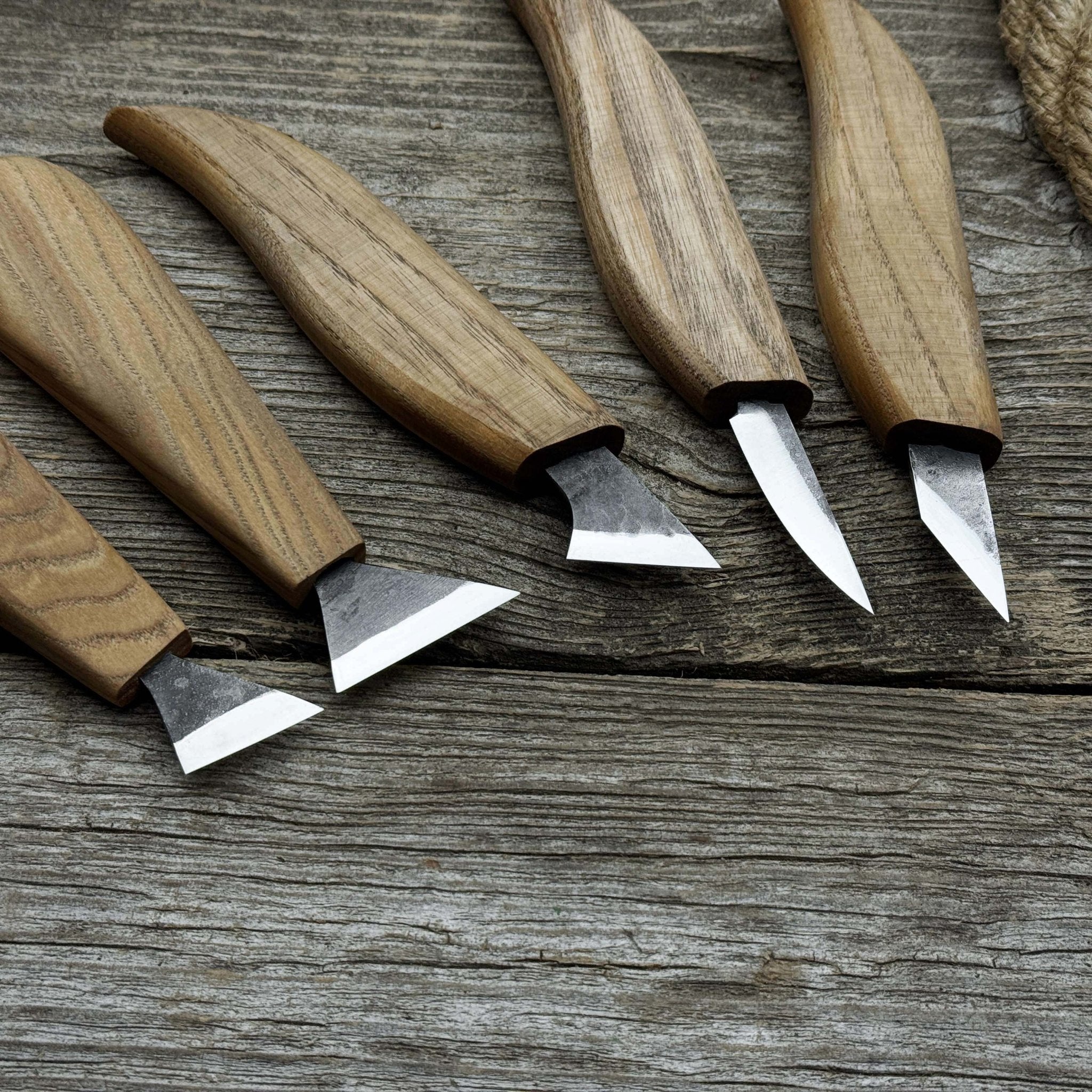 5-piece whittling carving knife set with ash wood handles and high-carbon steel blades