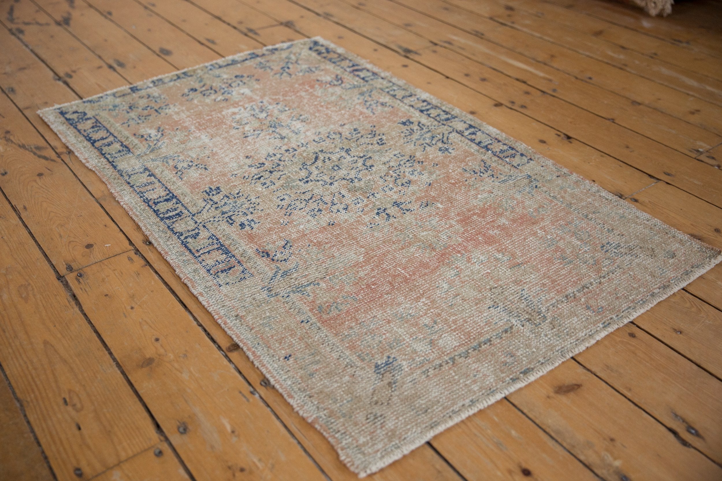 2.5x4.5 Vintage Distressed Oushak Rug