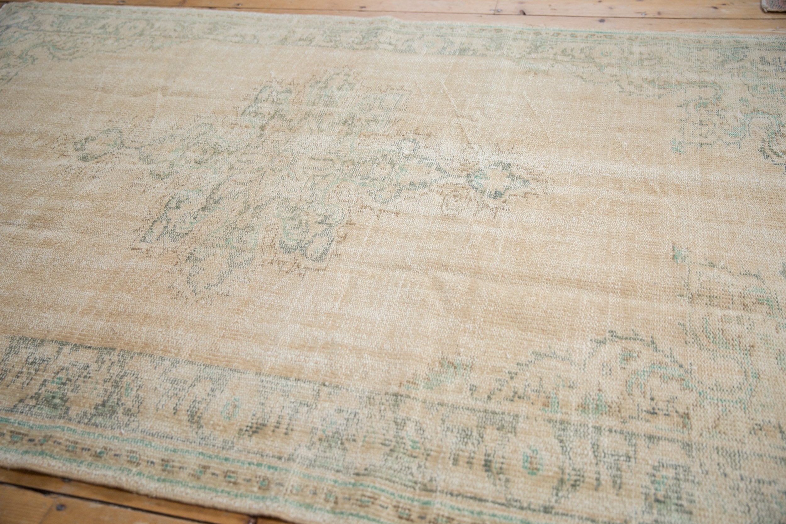 5.5x8.5 Vintage Distressed Oushak Carpet
