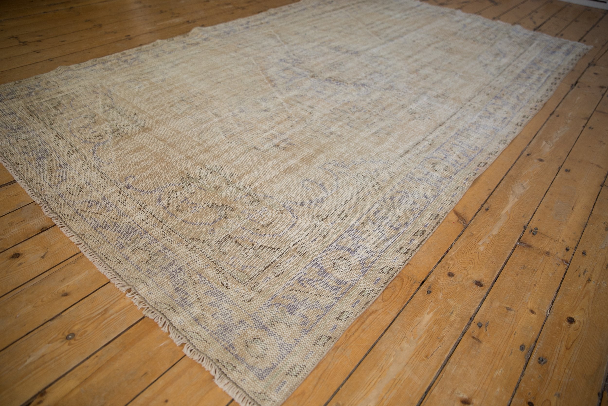 5.5x9.5 Vintage Distressed Oushak Carpet