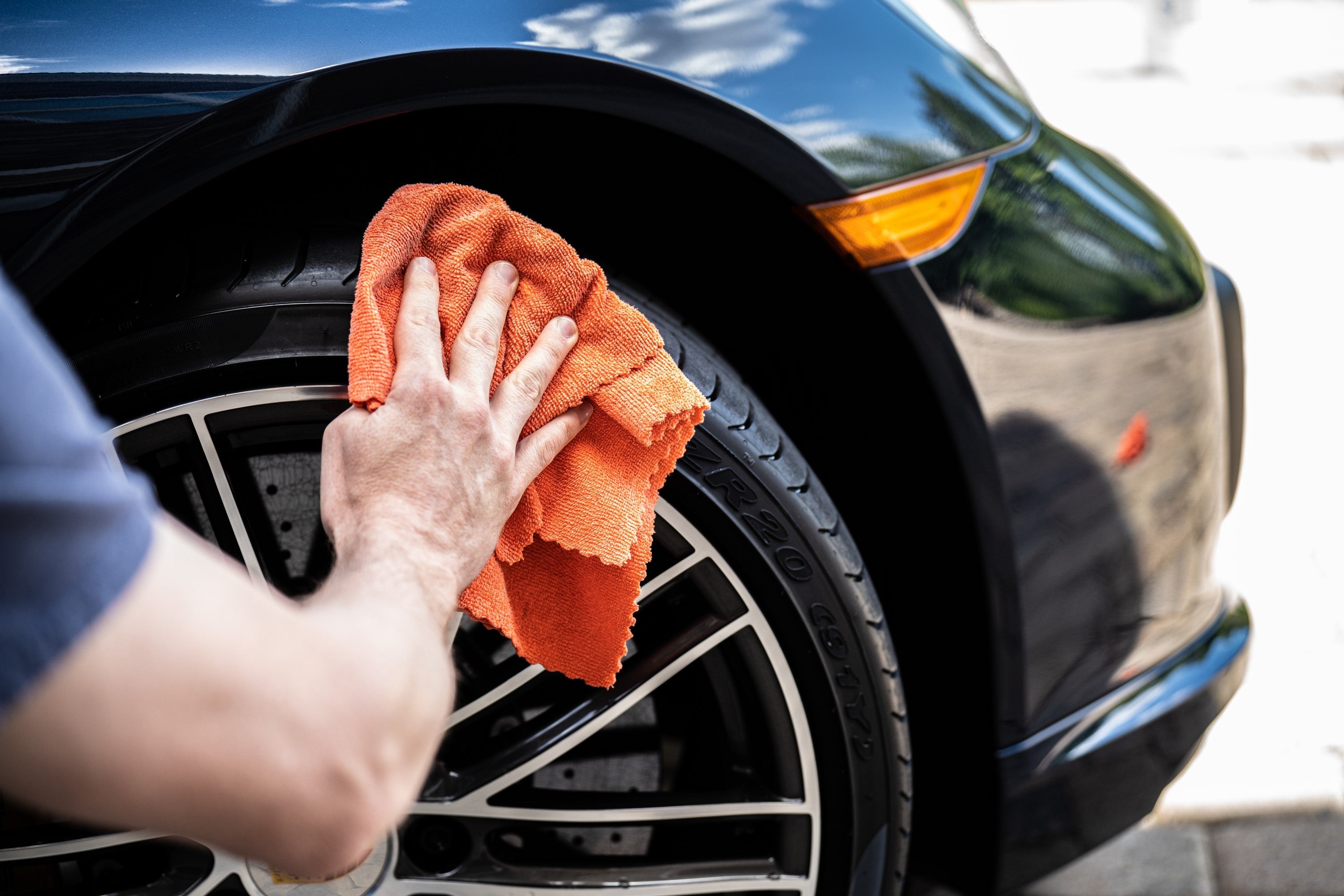 Eye Candy Extreme Tire Shine - High Gloss, Solvent, Wet Look Tire Shine detail image - Resin Society