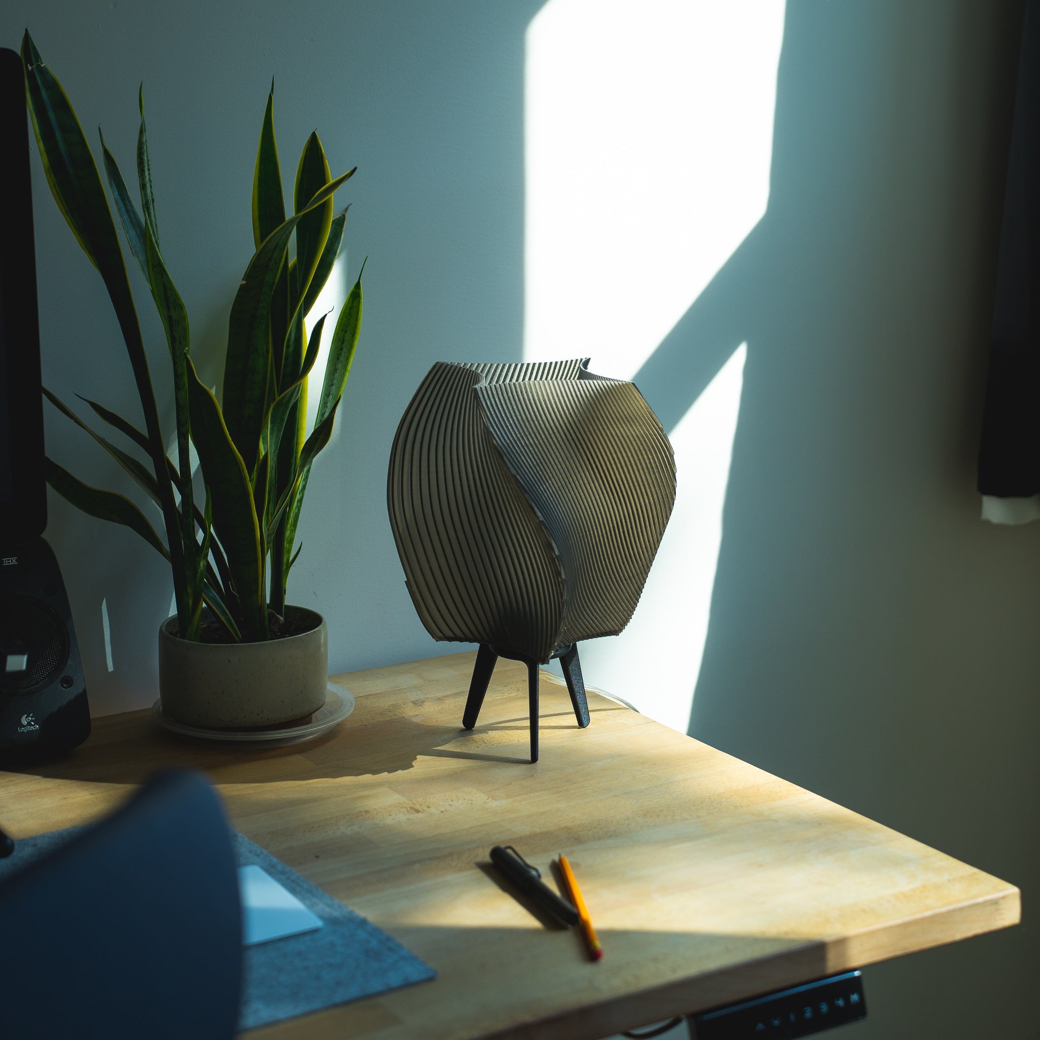 Zephyr Lamp by Wooj Design