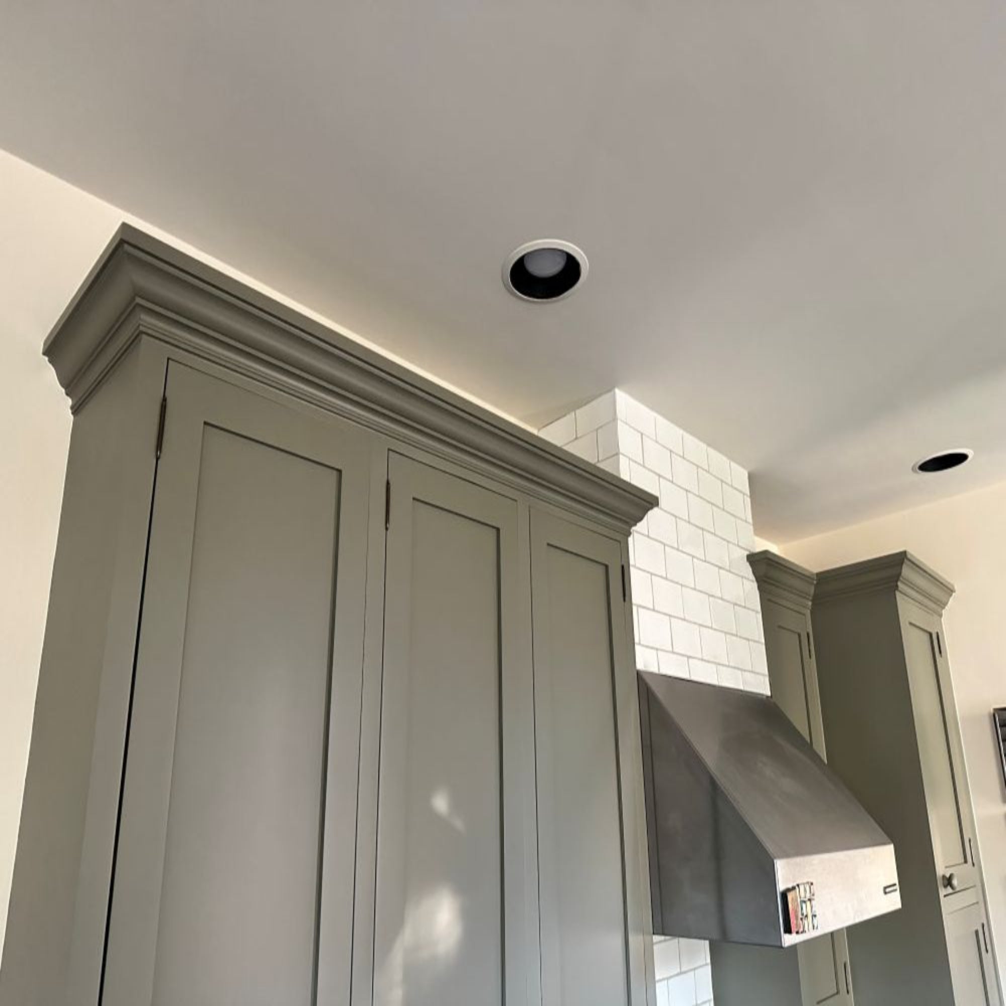 EWCR17 unfinished solid hardwood crown molding, 2-1/2 inch high by 2 inch deep