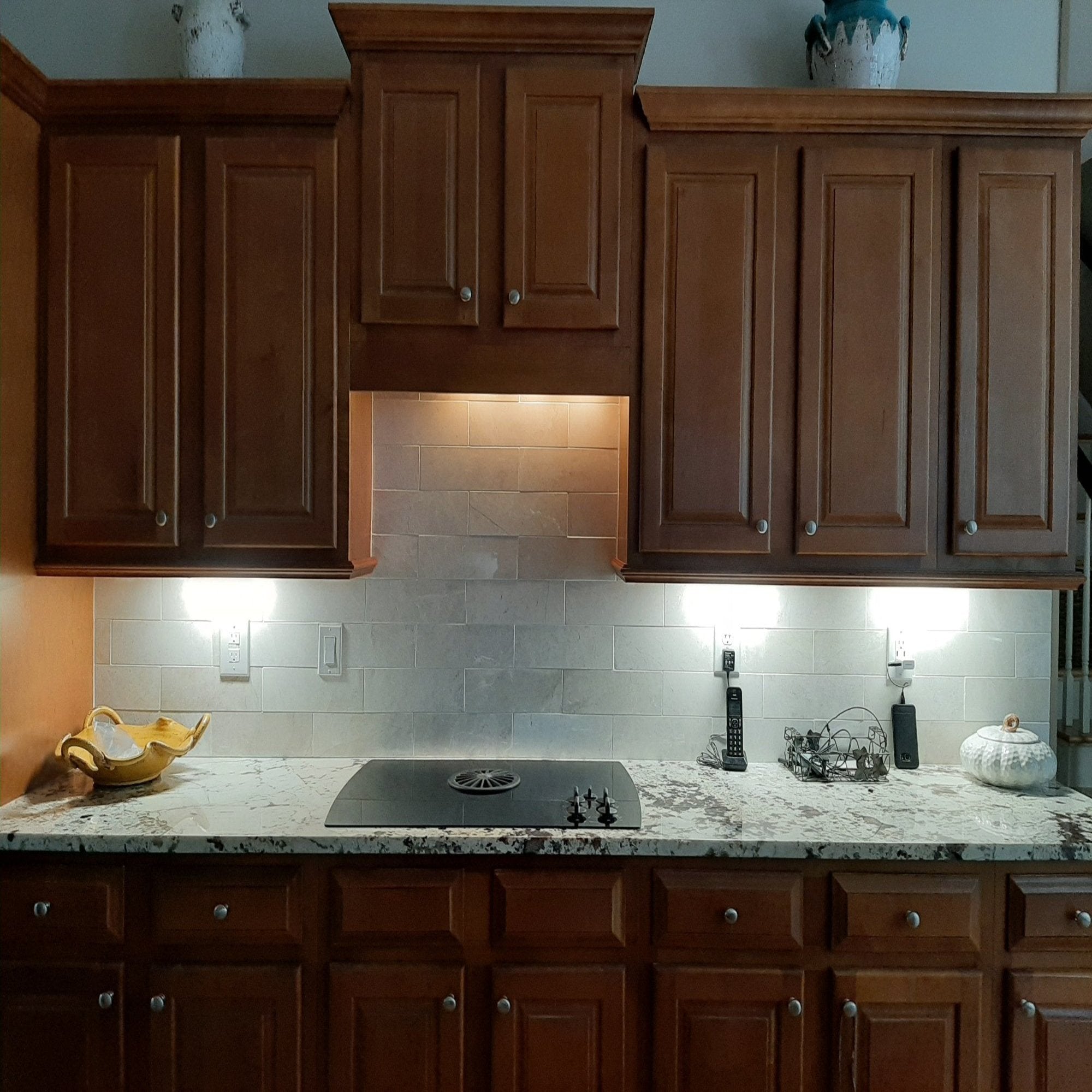 Unfinished solid hardwood kitchen cabinet light rail molding, 1-1/2 inch by 1-3/8 inch