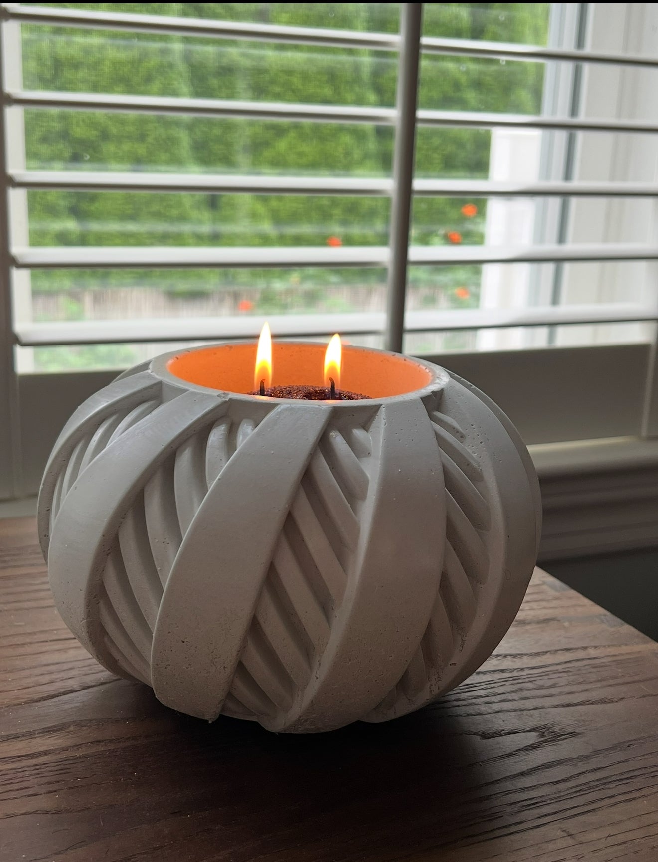 Mundo Candle Vessel in white and charcoal concrete, modern handcrafted candle container