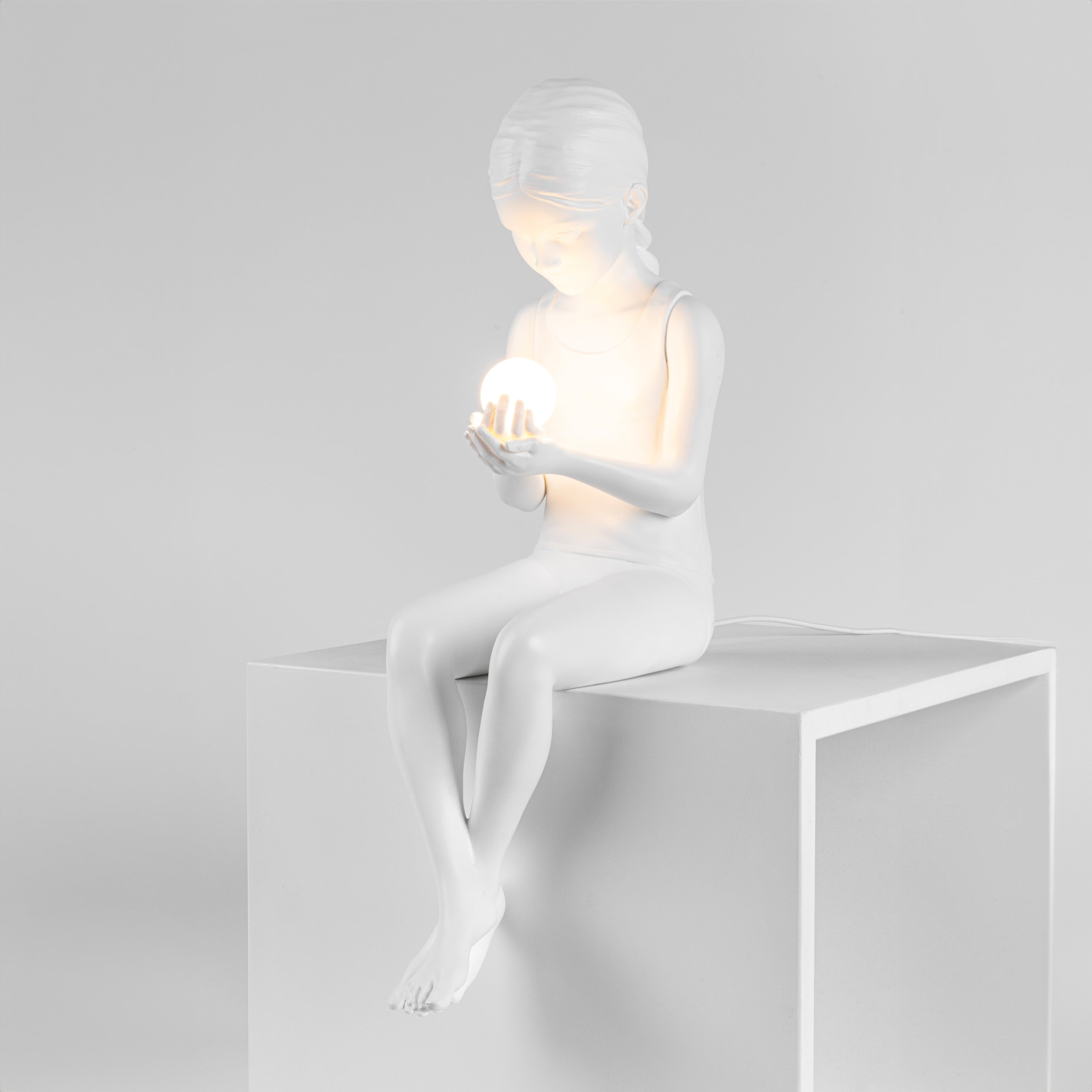 Innerglow mini - Girl detail image - Resin Society