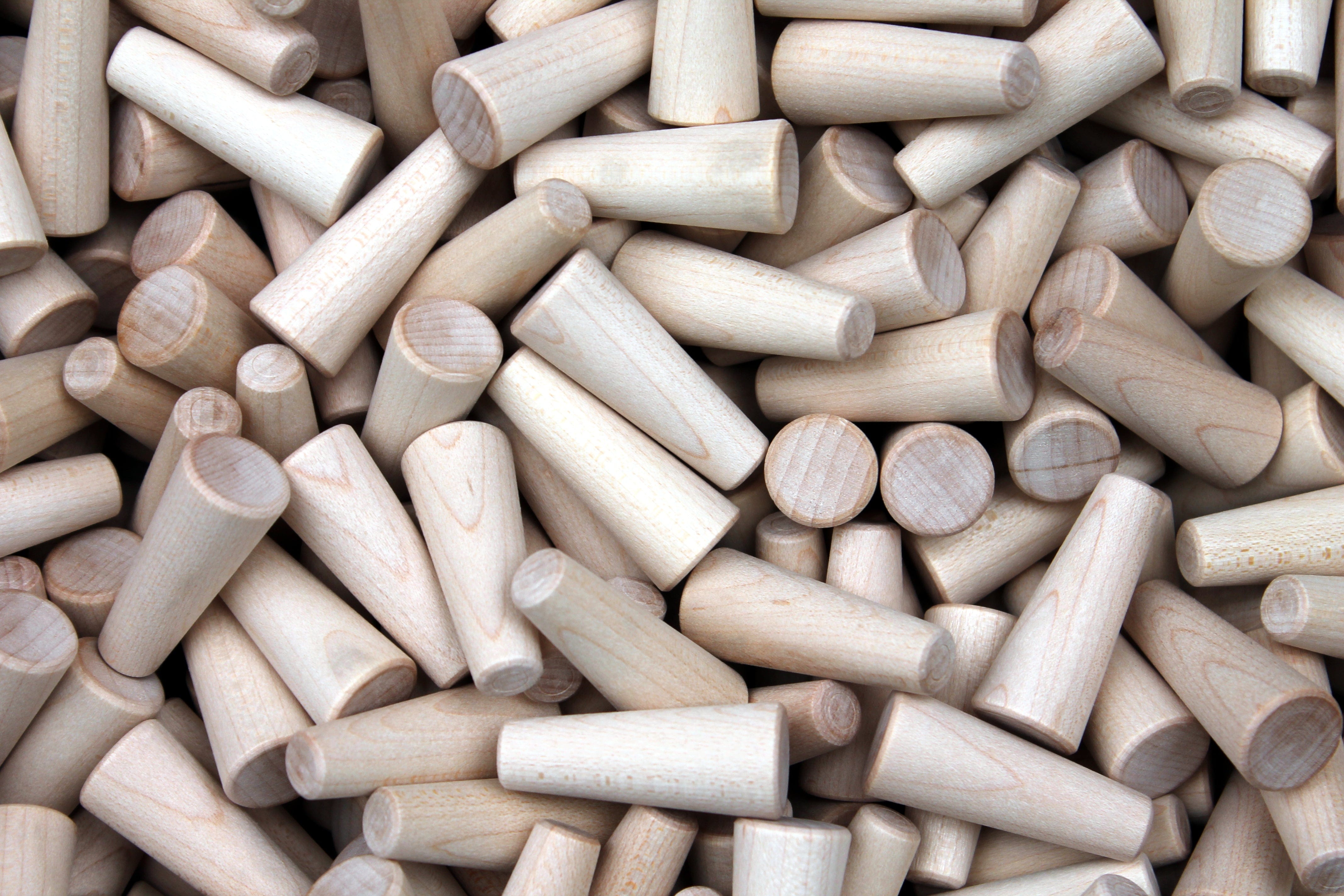 Pack of tapered hard maple dowel wedges for securing axe handles