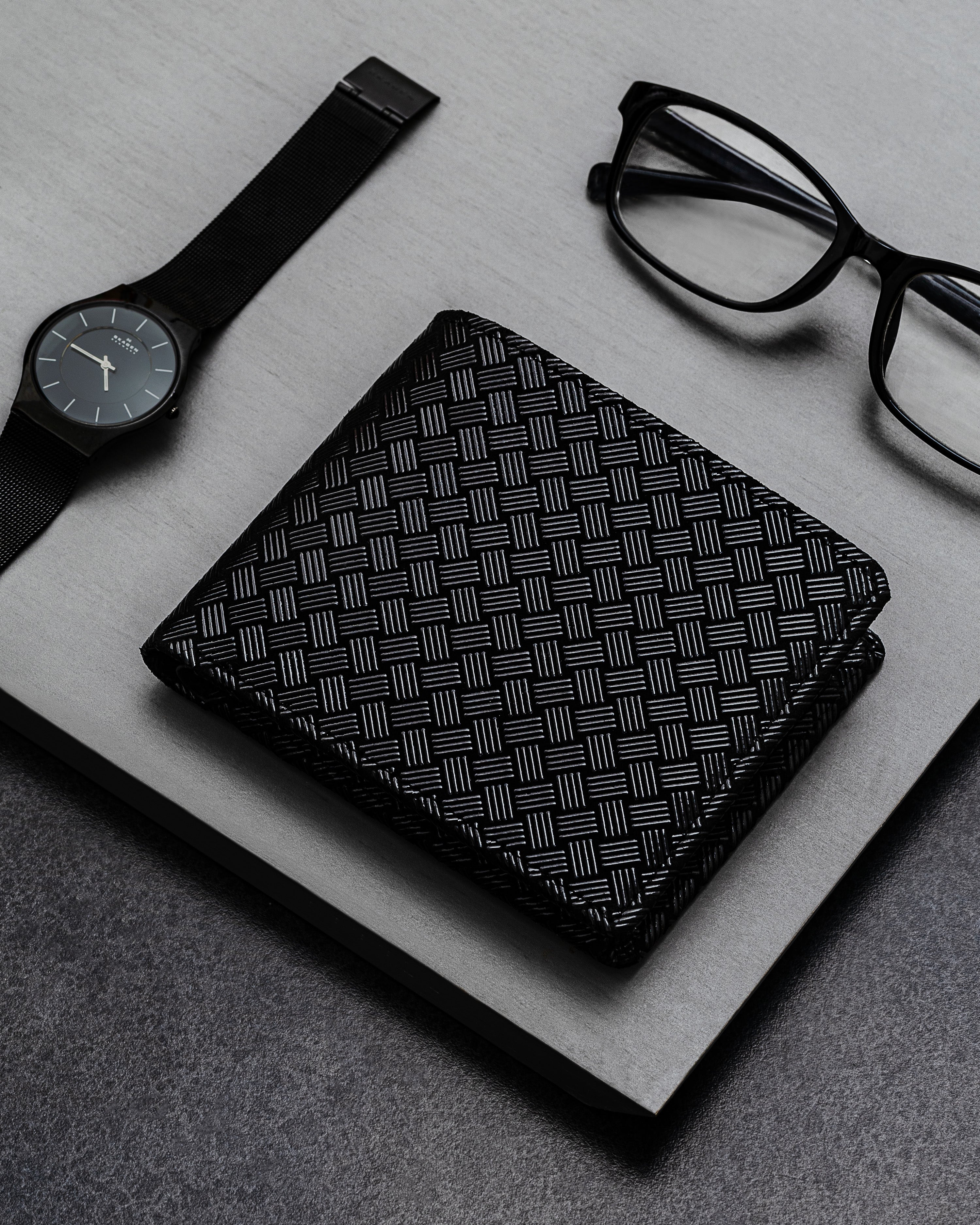 Folded Wallet - Classic Japan Edition - AJIRO showing black deer skin leather with woven detail