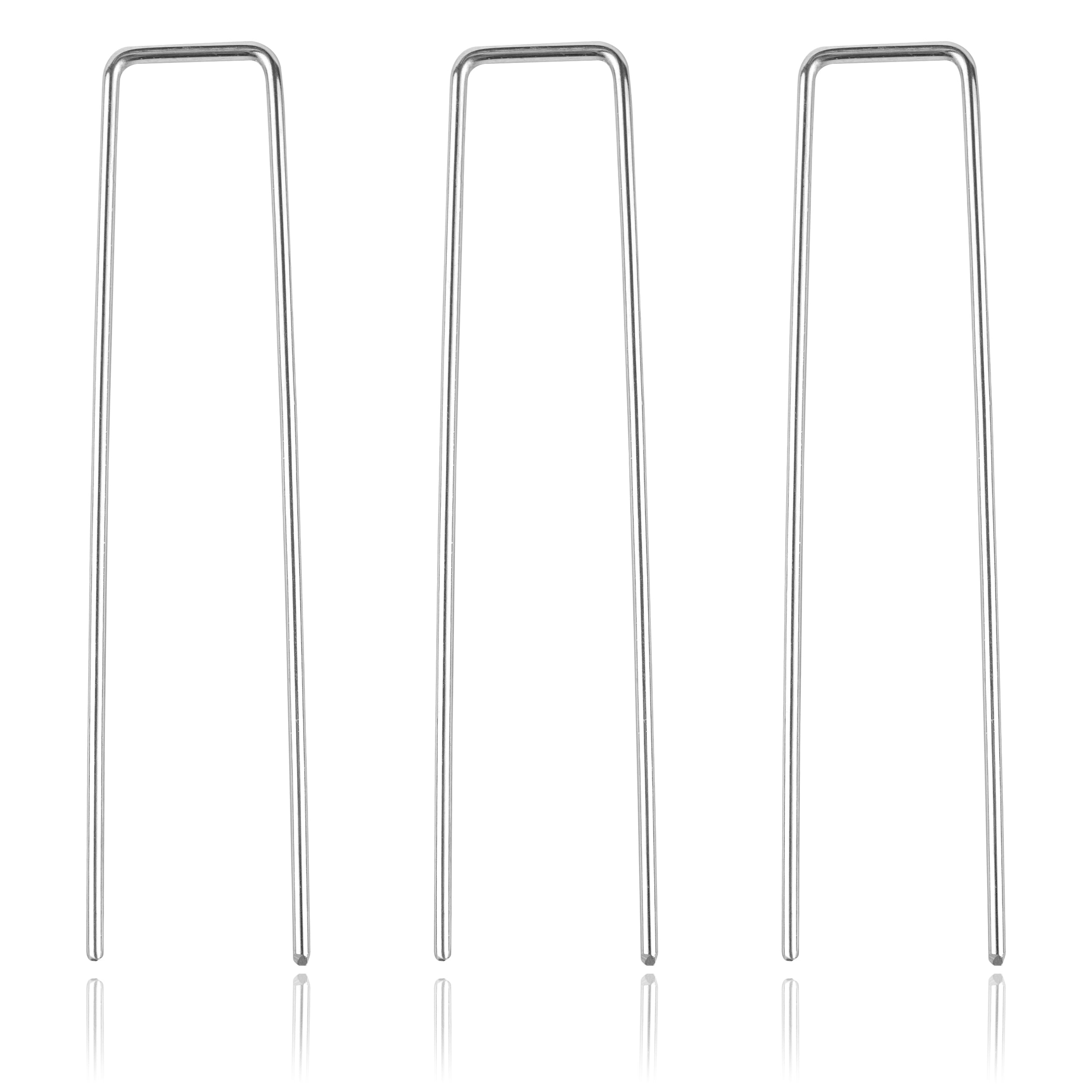 Heavy duty 11 gauge galvanized steel U-shaped landscape staples for securing garden fabric and fencing