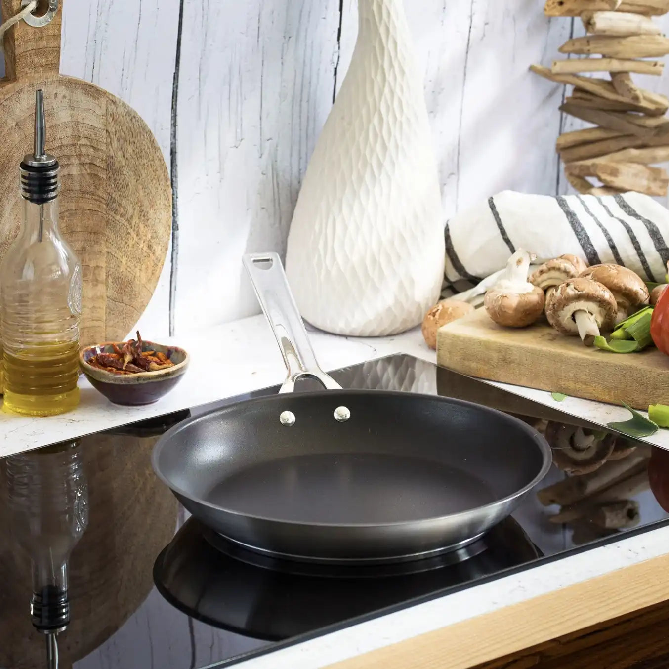 Non-stick Fryingpan by CRISTEL USA