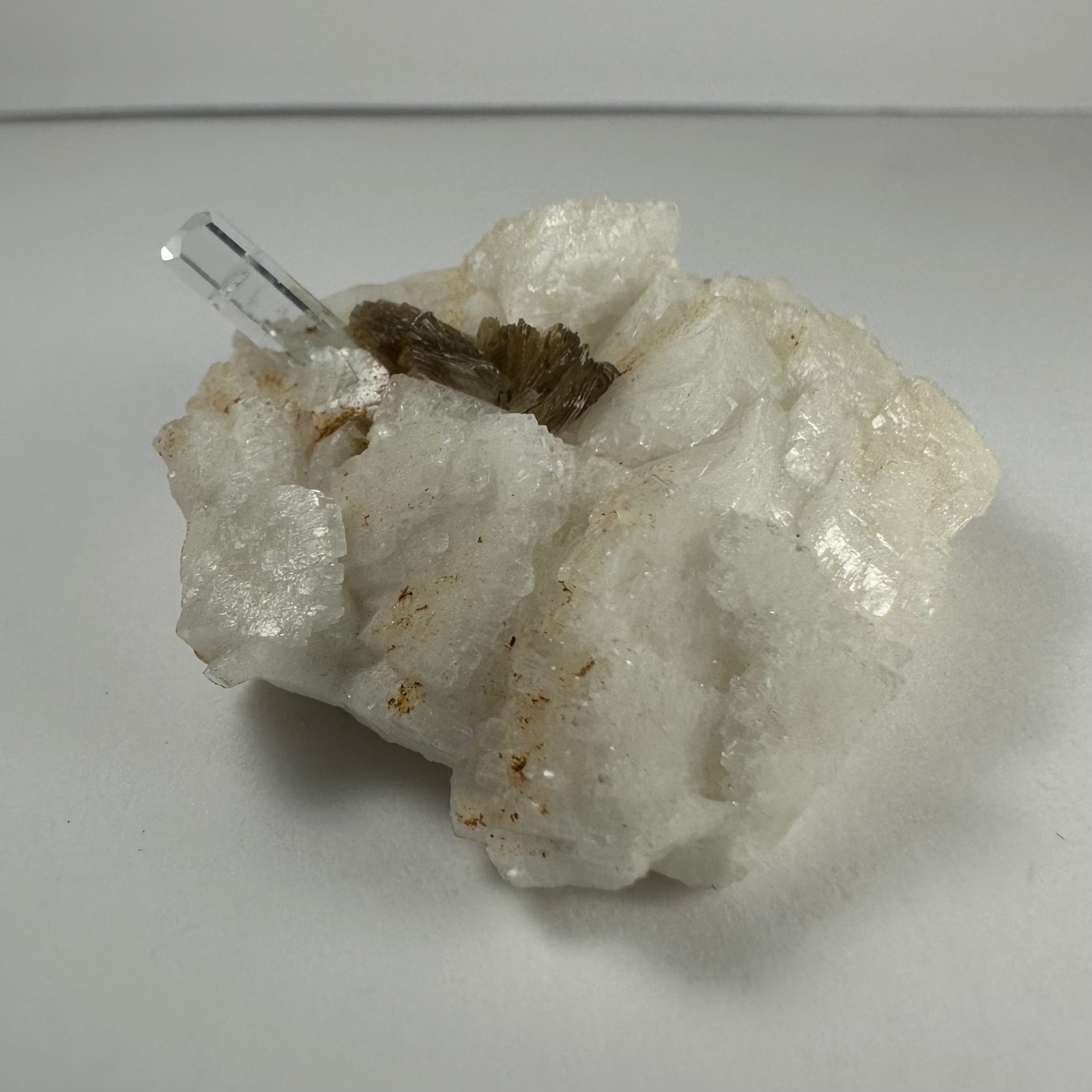 Aquamarine on Albite with Muscovite mineral specimen from Shigar Valley, Skardu, Pakistan