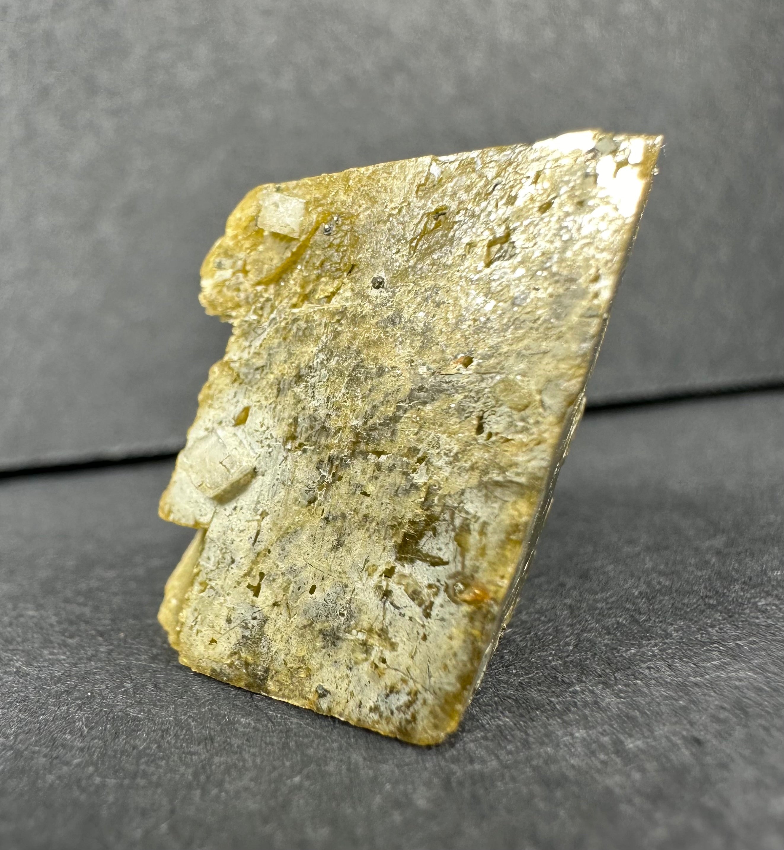 Diamond Quartz on Siderite