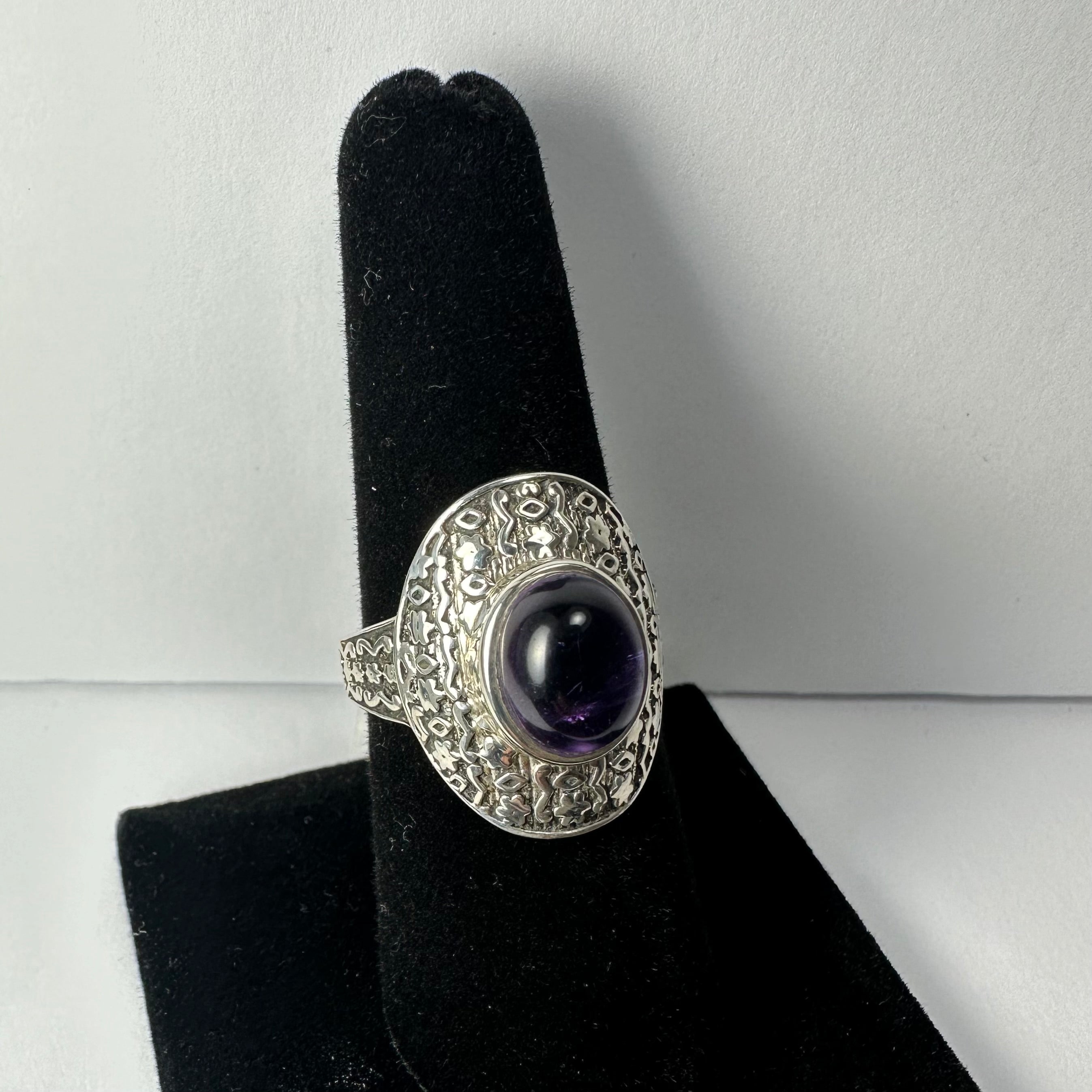 Amethyst Ring - Size 8 by Rare Earth Gallery - product image 4 for Resin Society
