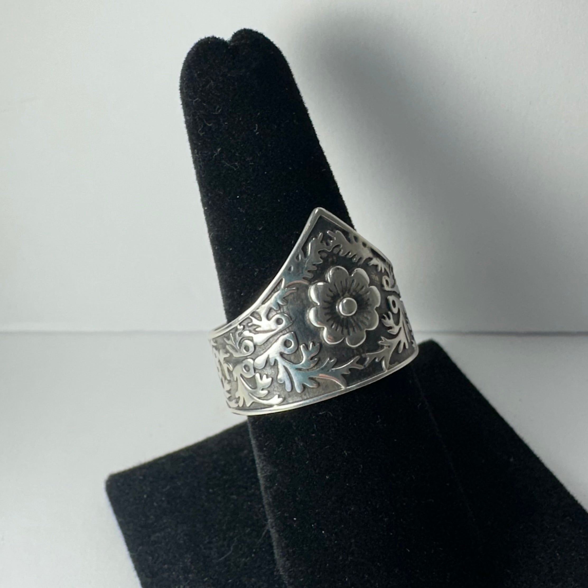 .925 Sterling Flower Ring - Size 10.5 by Rare Earth Gallery - main product image for Resin Society
