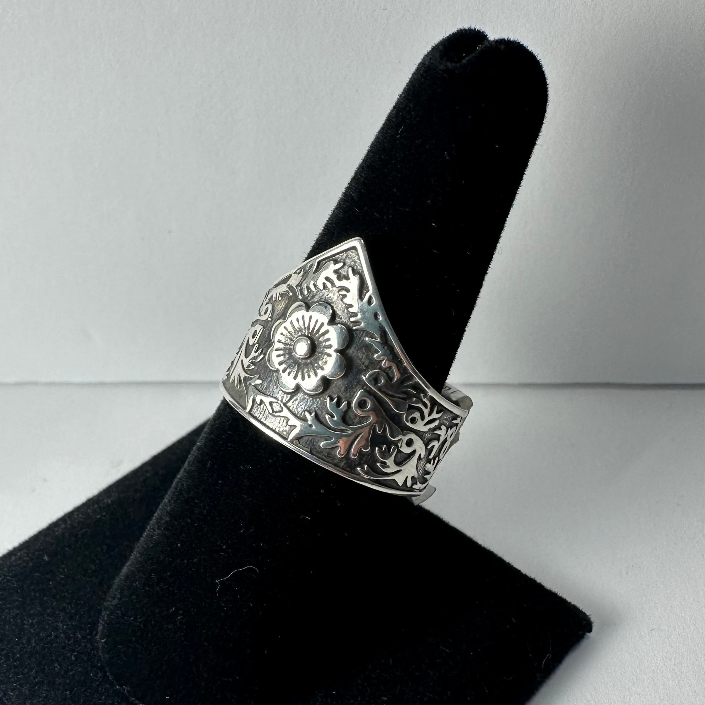 .925 Sterling Flower Ring - Size 10.5 by Rare Earth Gallery - product image 3 for Resin Society