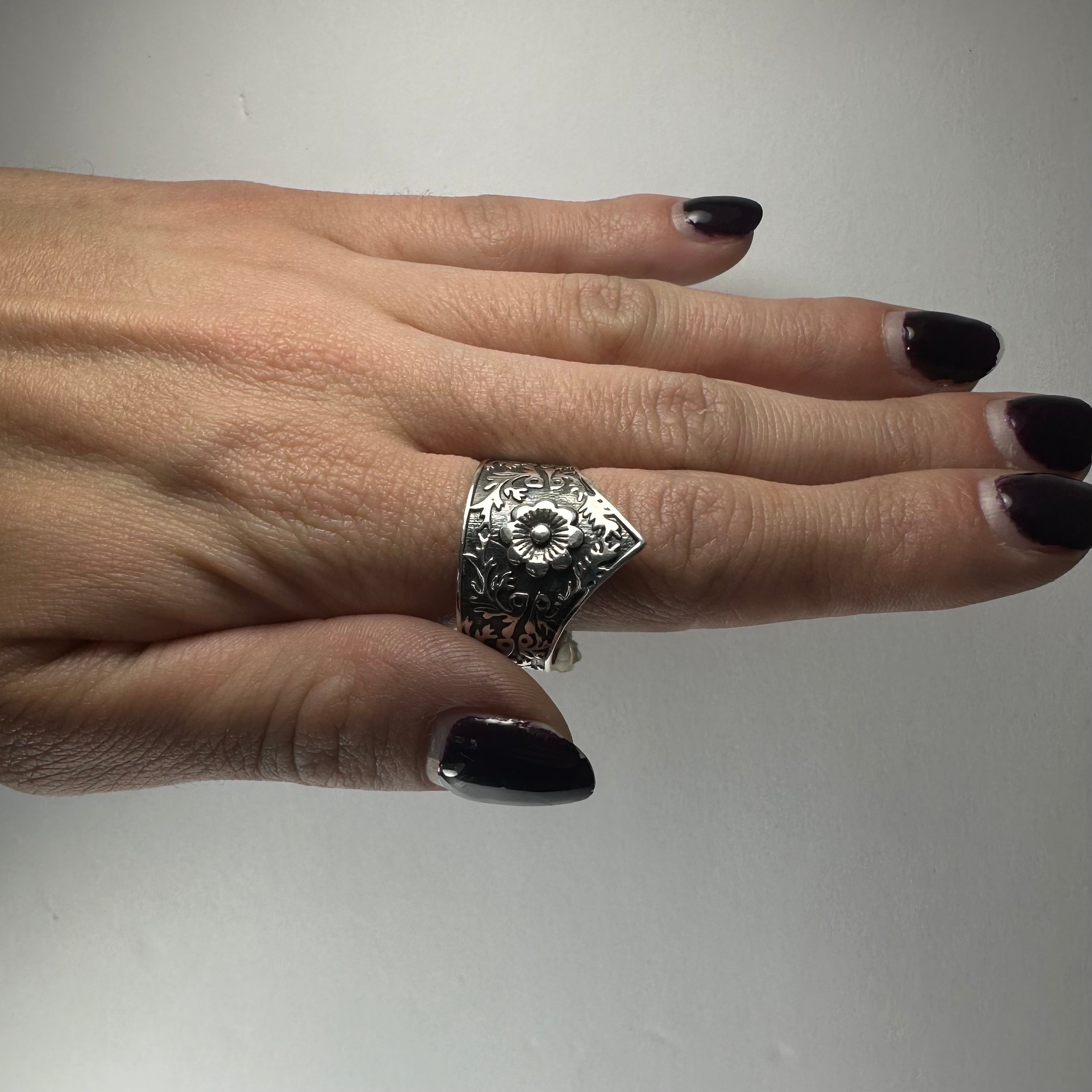 .925 Sterling Flower Ring - Size 10.5 by Rare Earth Gallery - product image 2 for Resin Society