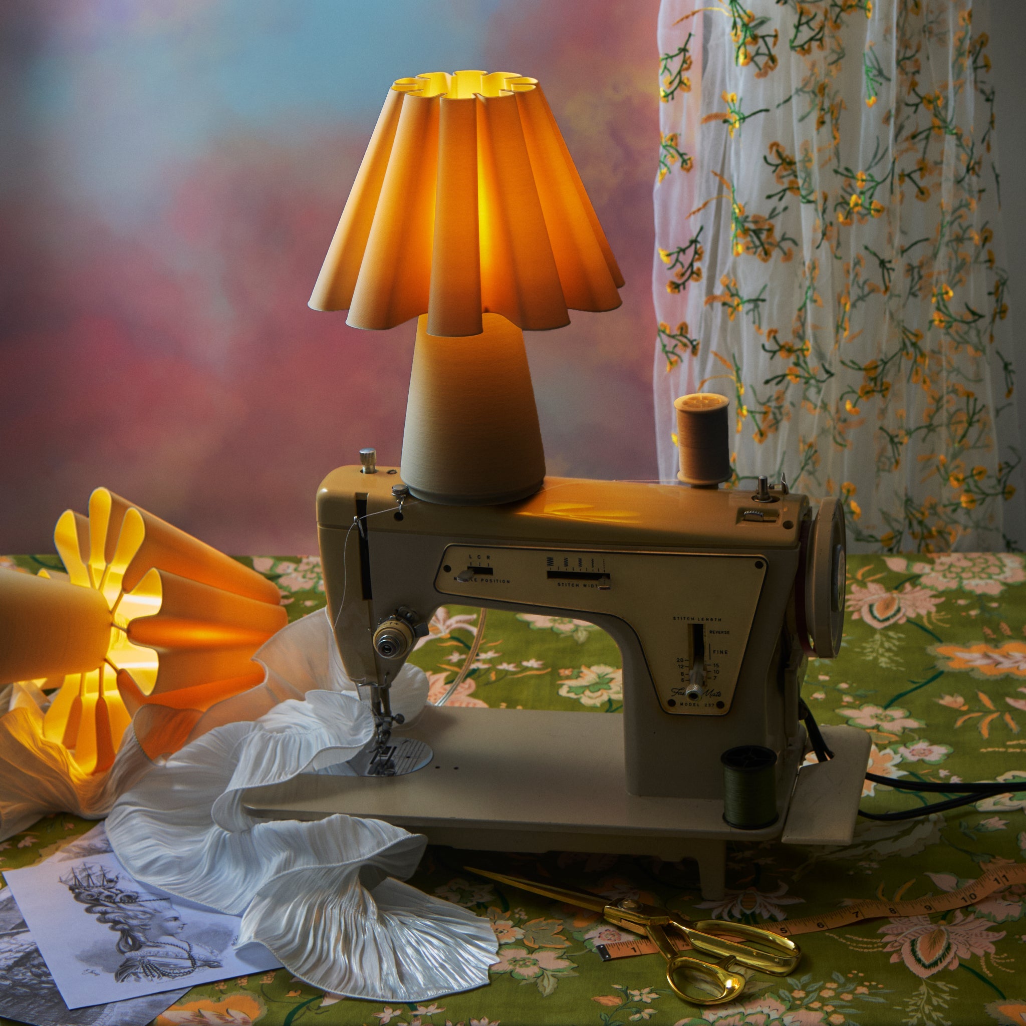 Ruff Lamp by Wooj Design - product image 2 for Resin Society
