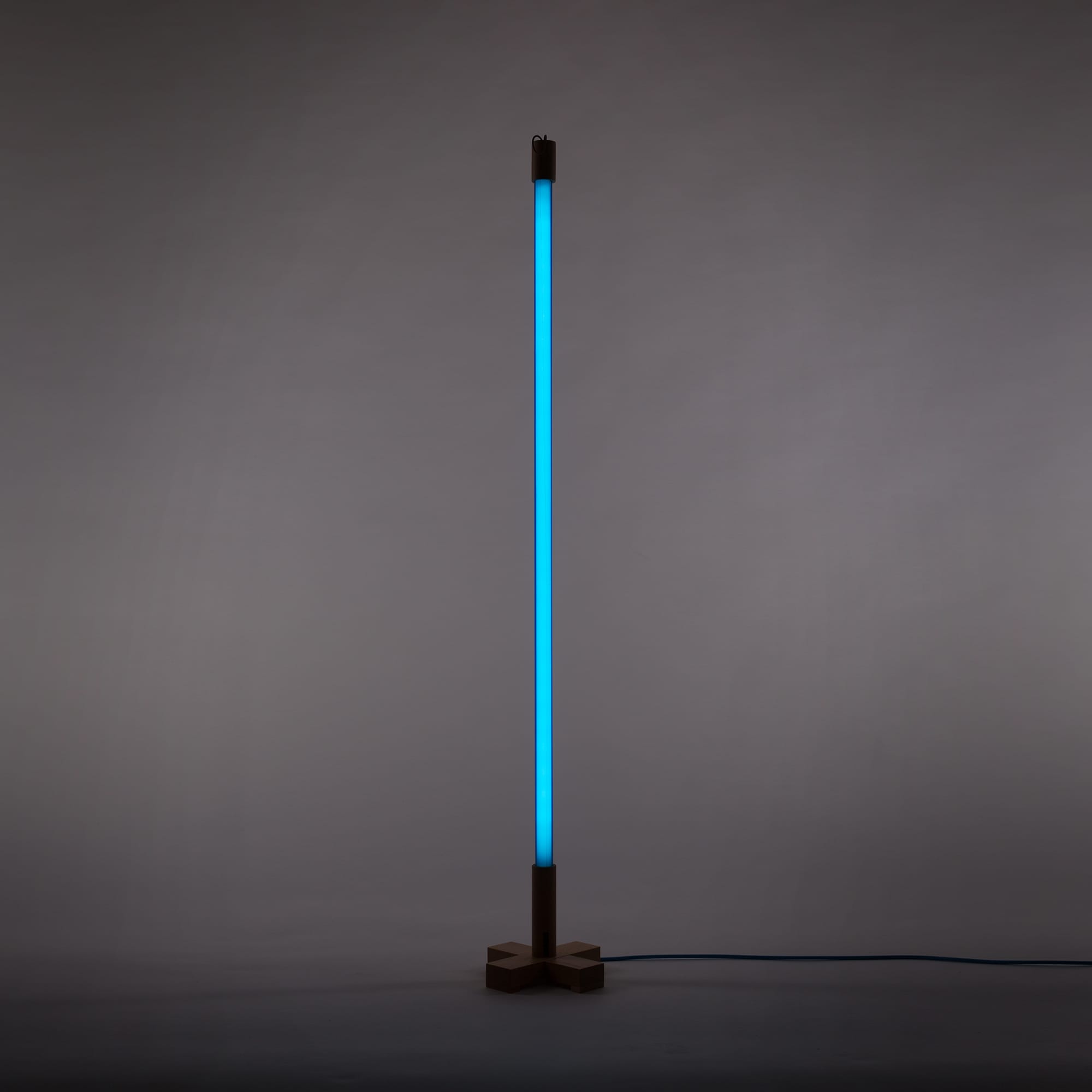 Linea LED Blue detail image - Resin Society