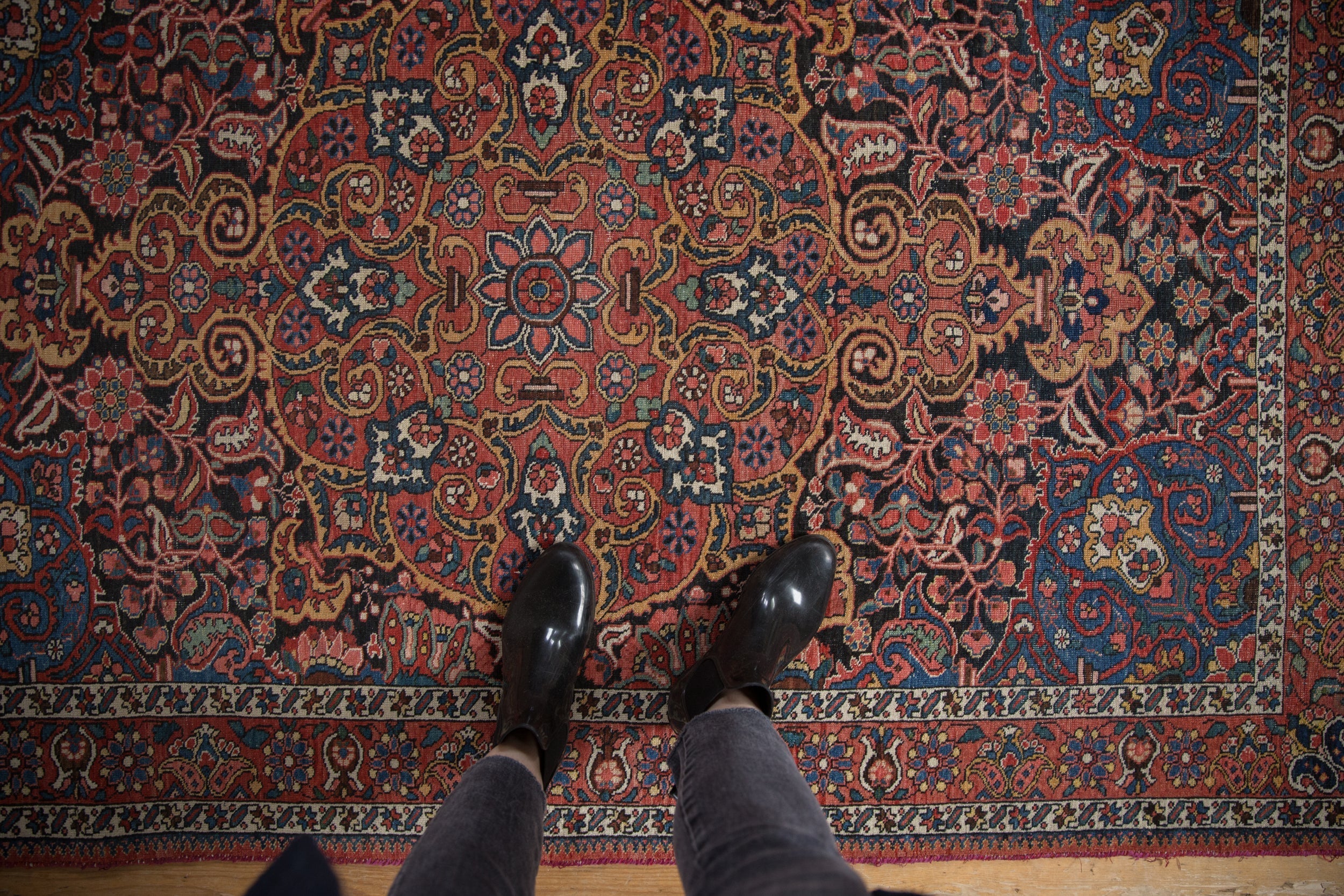 4.5x6.5 Vintage Isfahan Rug by Old New House® - product image 2 for Resin Society