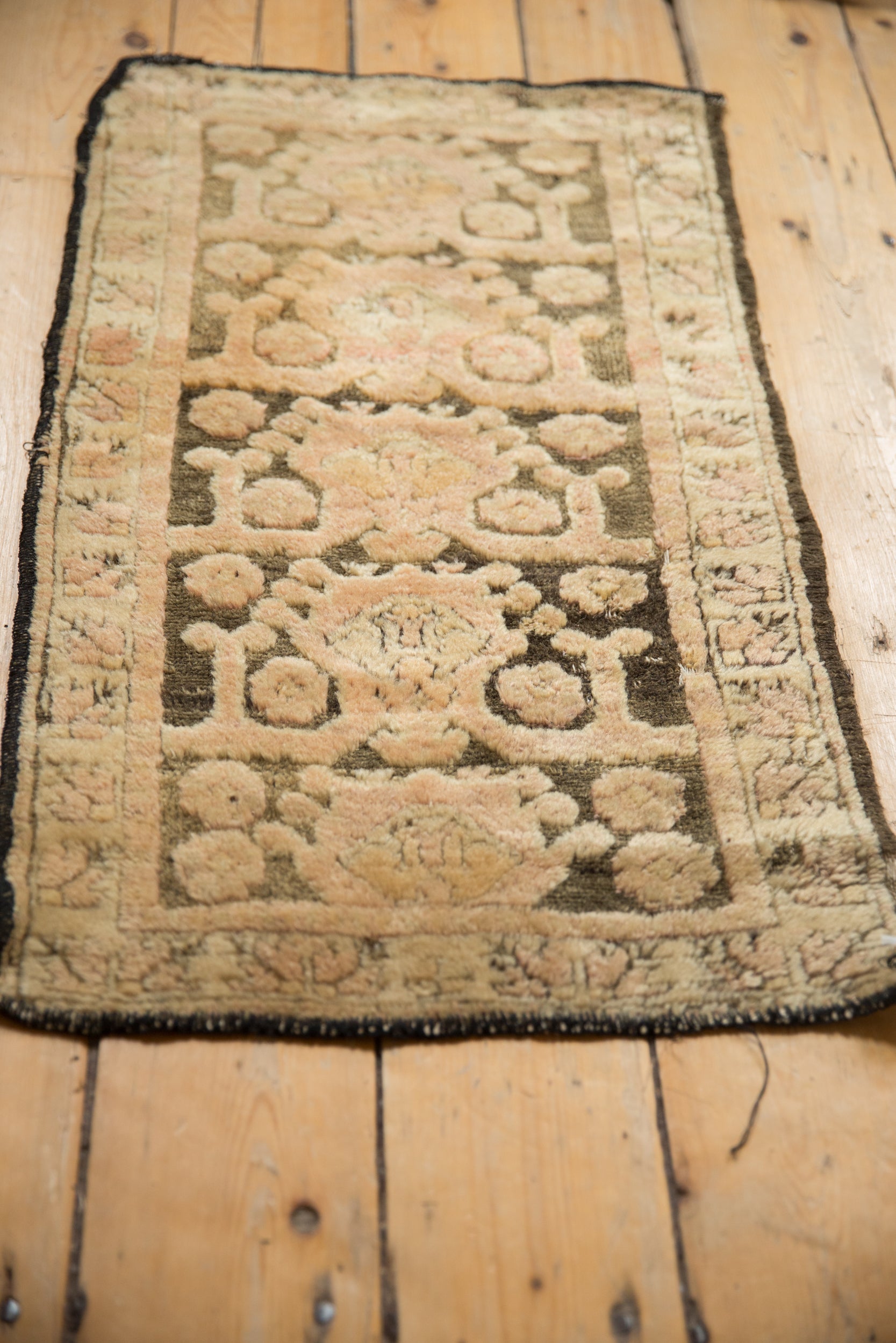 1.5x3 Vintage Distressed Fragment Kars Rug Mat