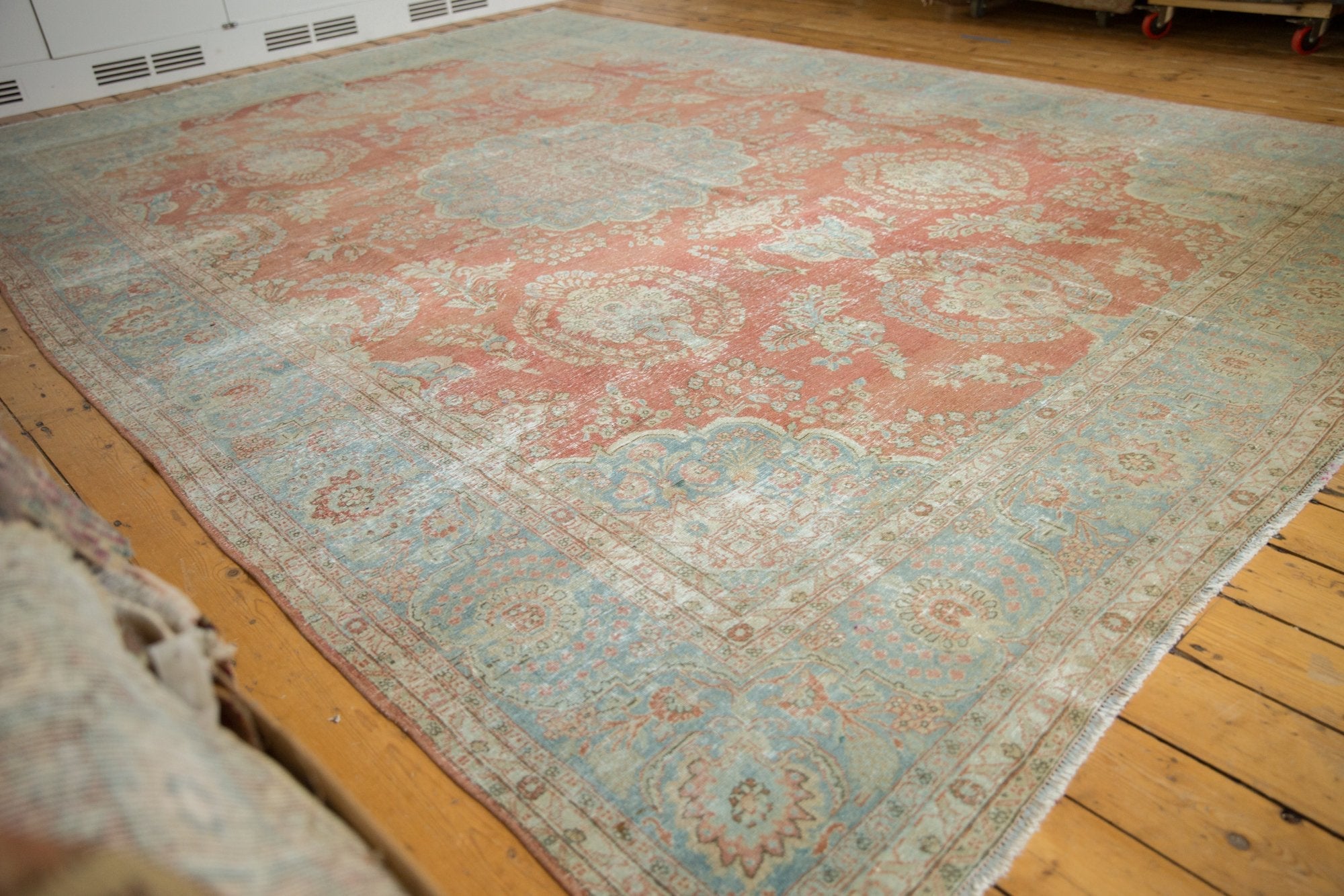 9.5x13.5 Vintage Distressed Mahal Carpet by Old New House® - product image 3 for Resin Society