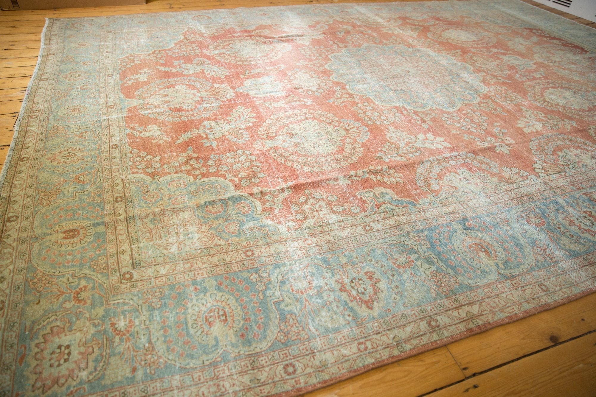 9.5x13.5 Vintage Distressed Mahal Carpet by Old New House® - product image 7 for Resin Society