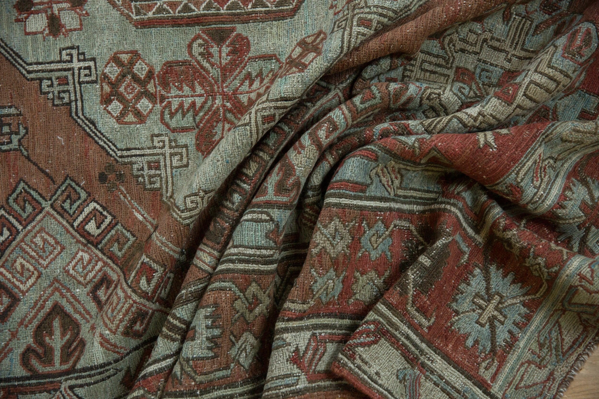 6.5x11.5 Vintage Distressed Soumac Design Carpet by Old New House® - product image 9 for Resin Society