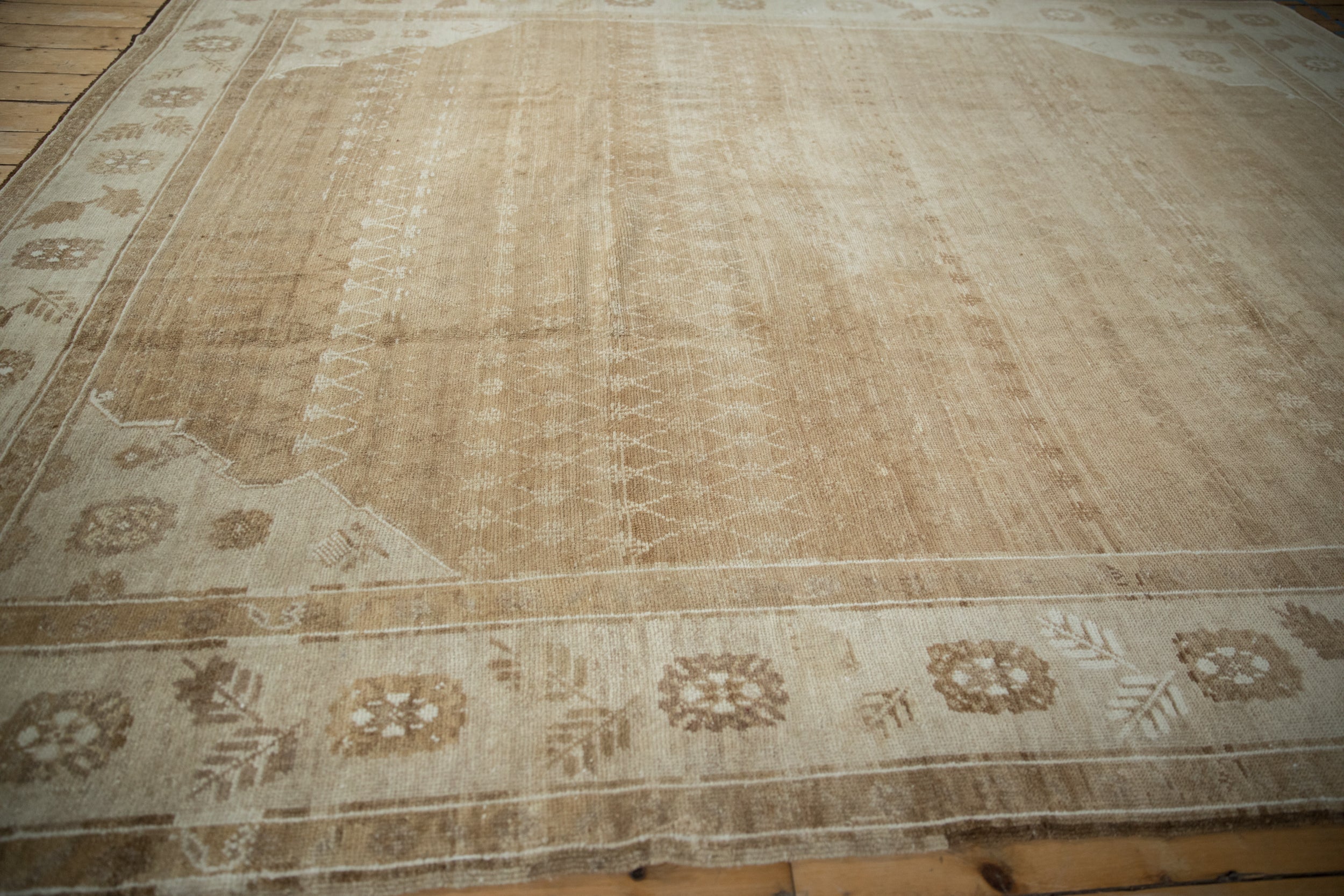 8x10.5 Vintage Distressed Kars Carpet by Old New House® - product image 7 for Resin Society